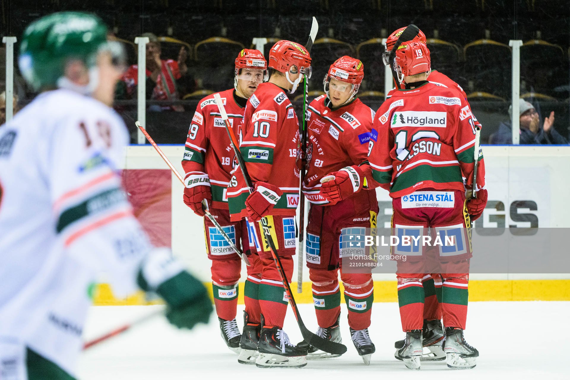 Modos Filip Svenningsson jublar