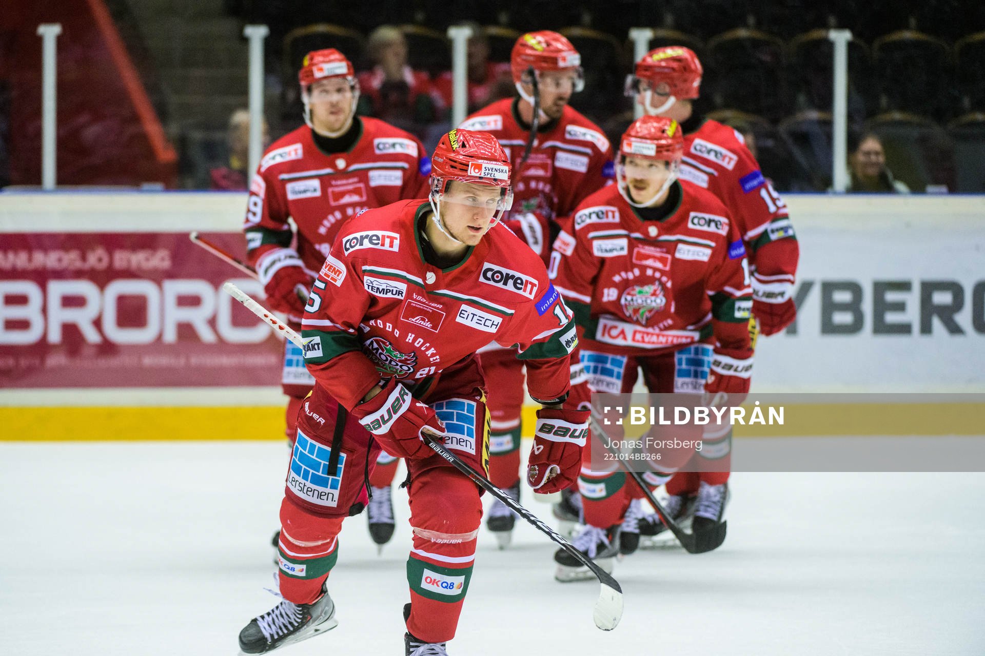 Modos Filip Svenningsson jublar