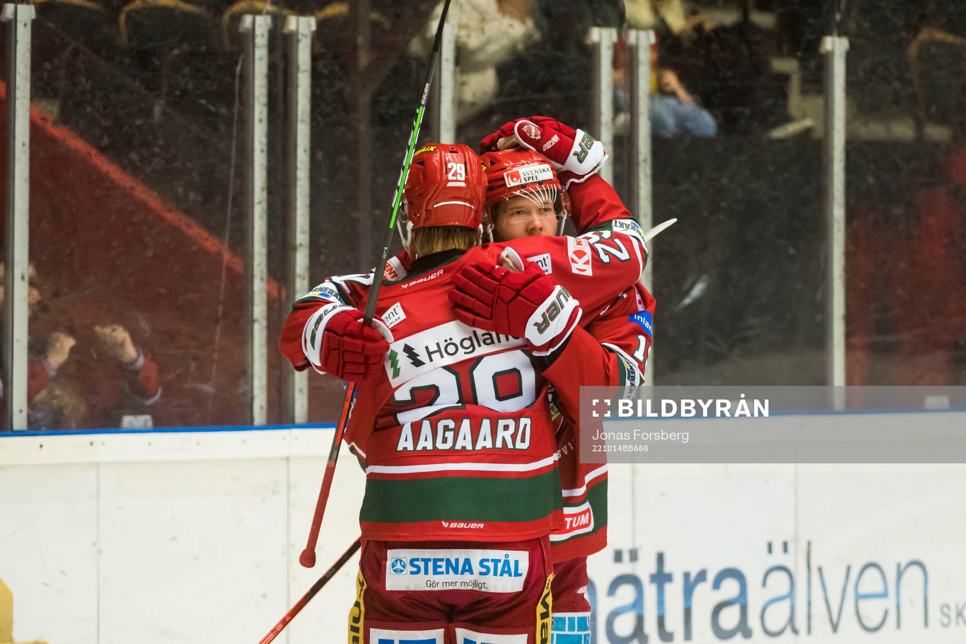 Modos Oscar Pettersson jublar