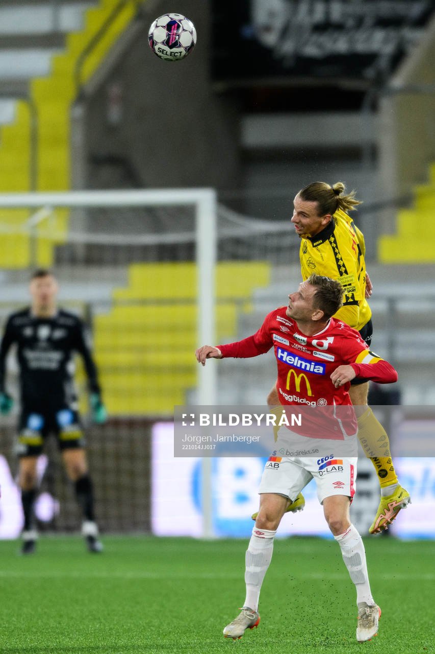 Elfsborgs Niklas Hult och Degerfors Johan Bertilsson