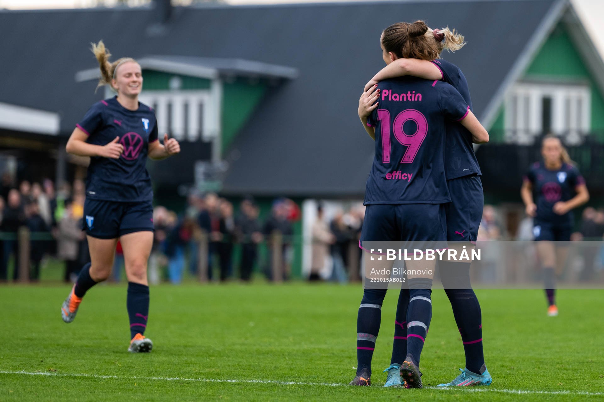 Malmö FFs Anna Plantin och Rebecka Holm jublar