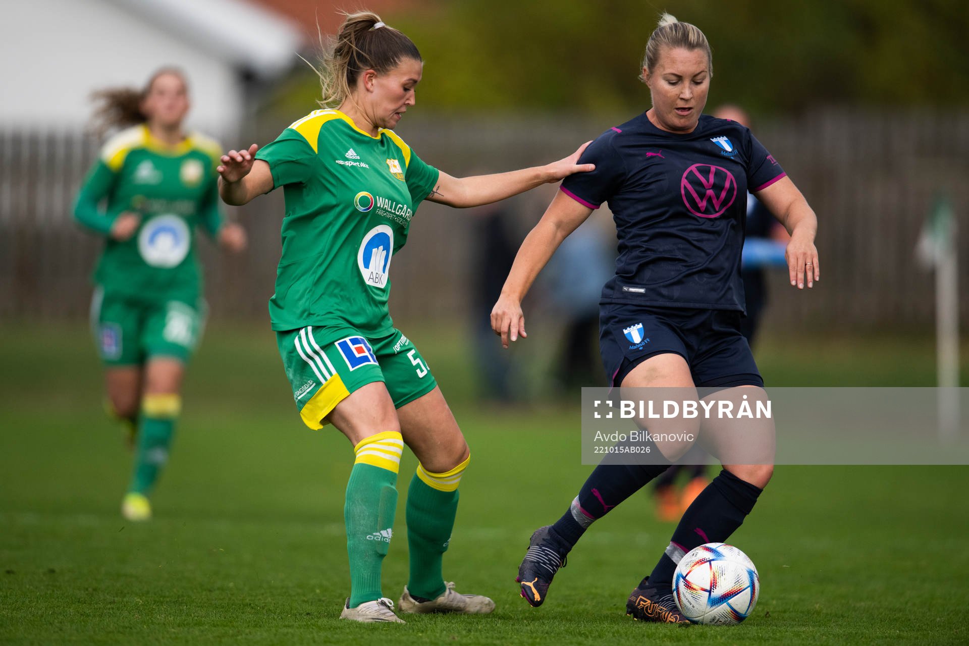 Malmö FFs Caroline Williamsdotter och Åhus Ella Andersson