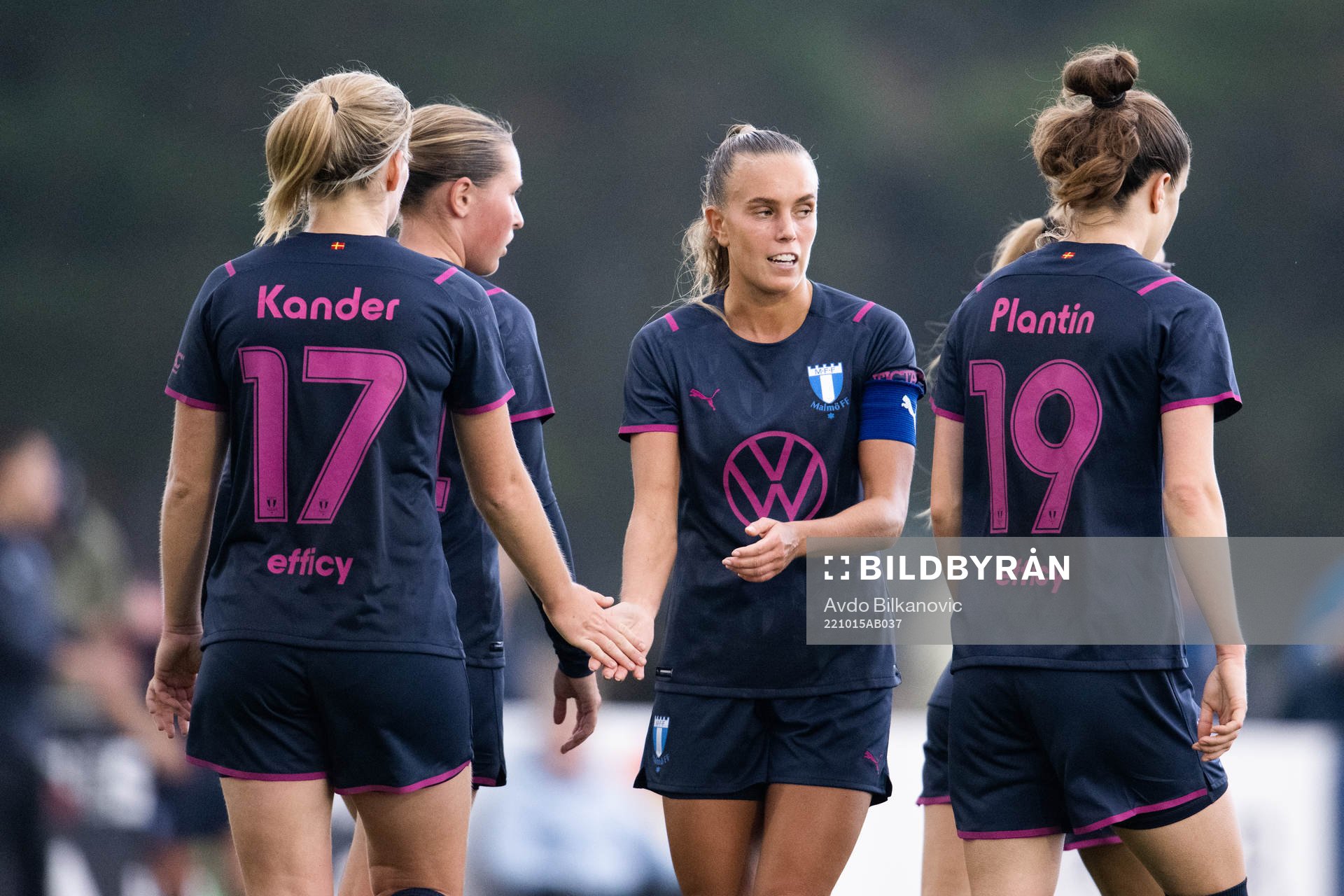 Malmö FFs Amanda Kander och Elin Björklund jublar