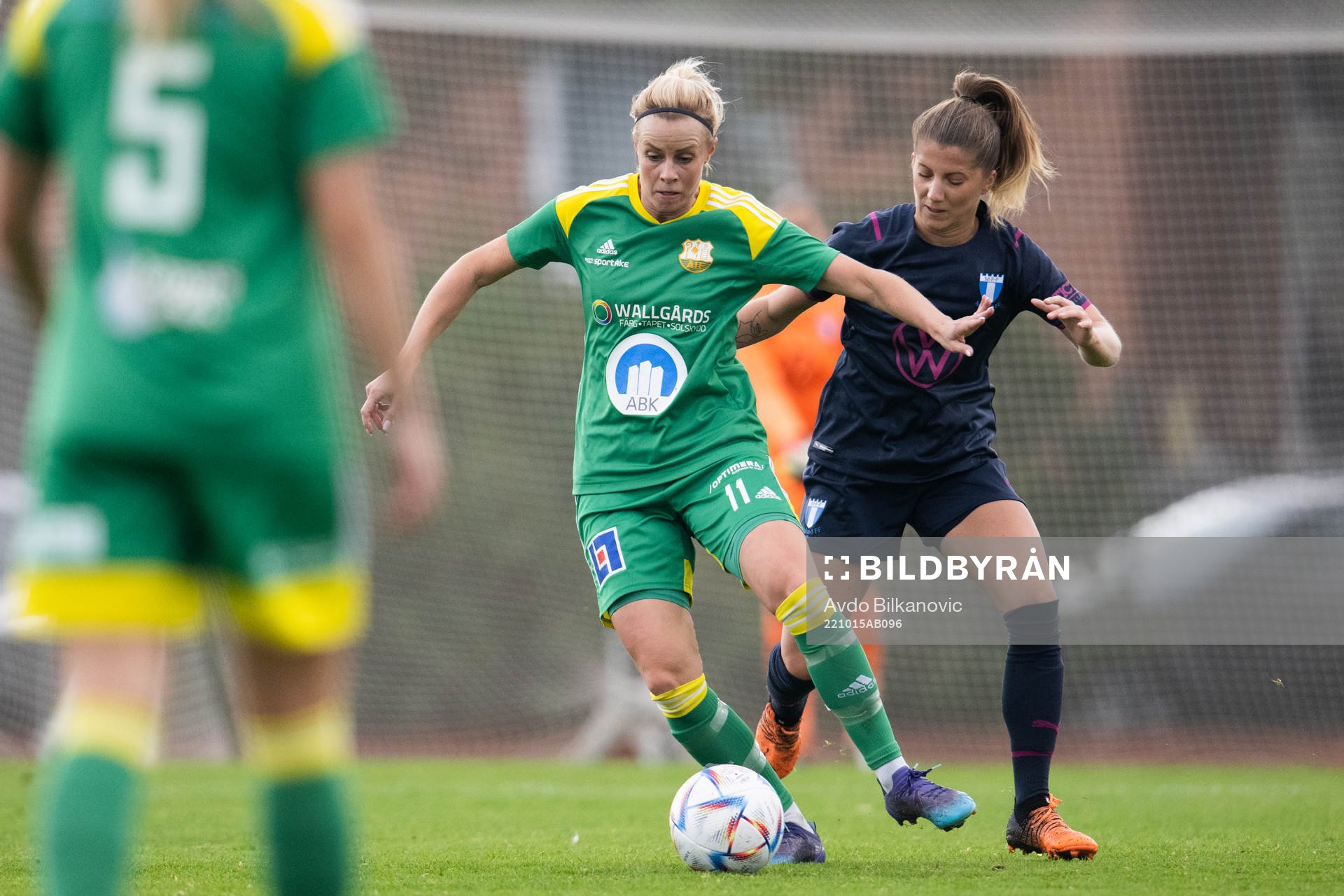 Åhus Sofie Persson och Malmö FFs Lovisa Wifvesson