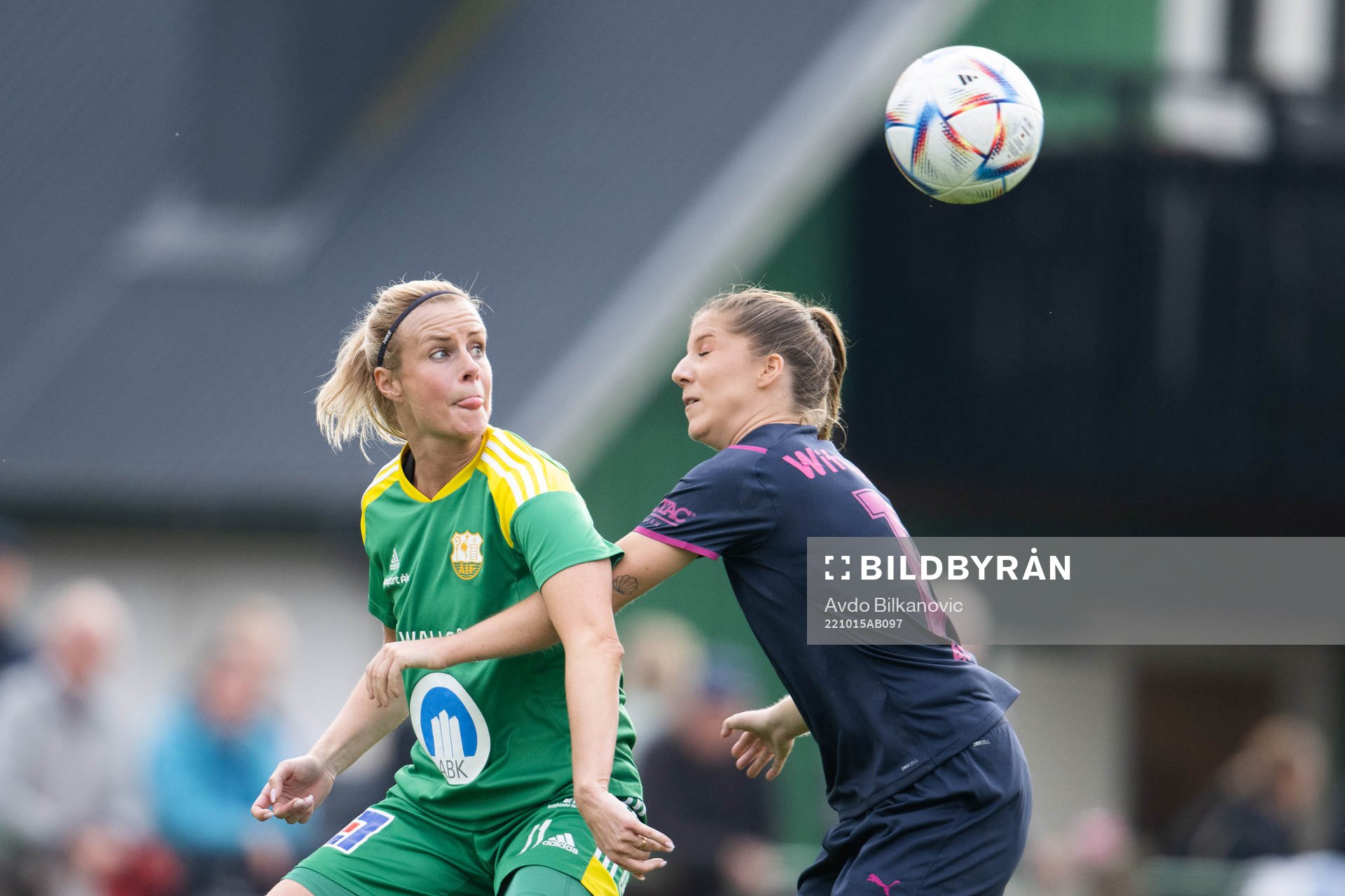 Åhus Sofie Persson och Malmö FFs Lovisa Wifvesson