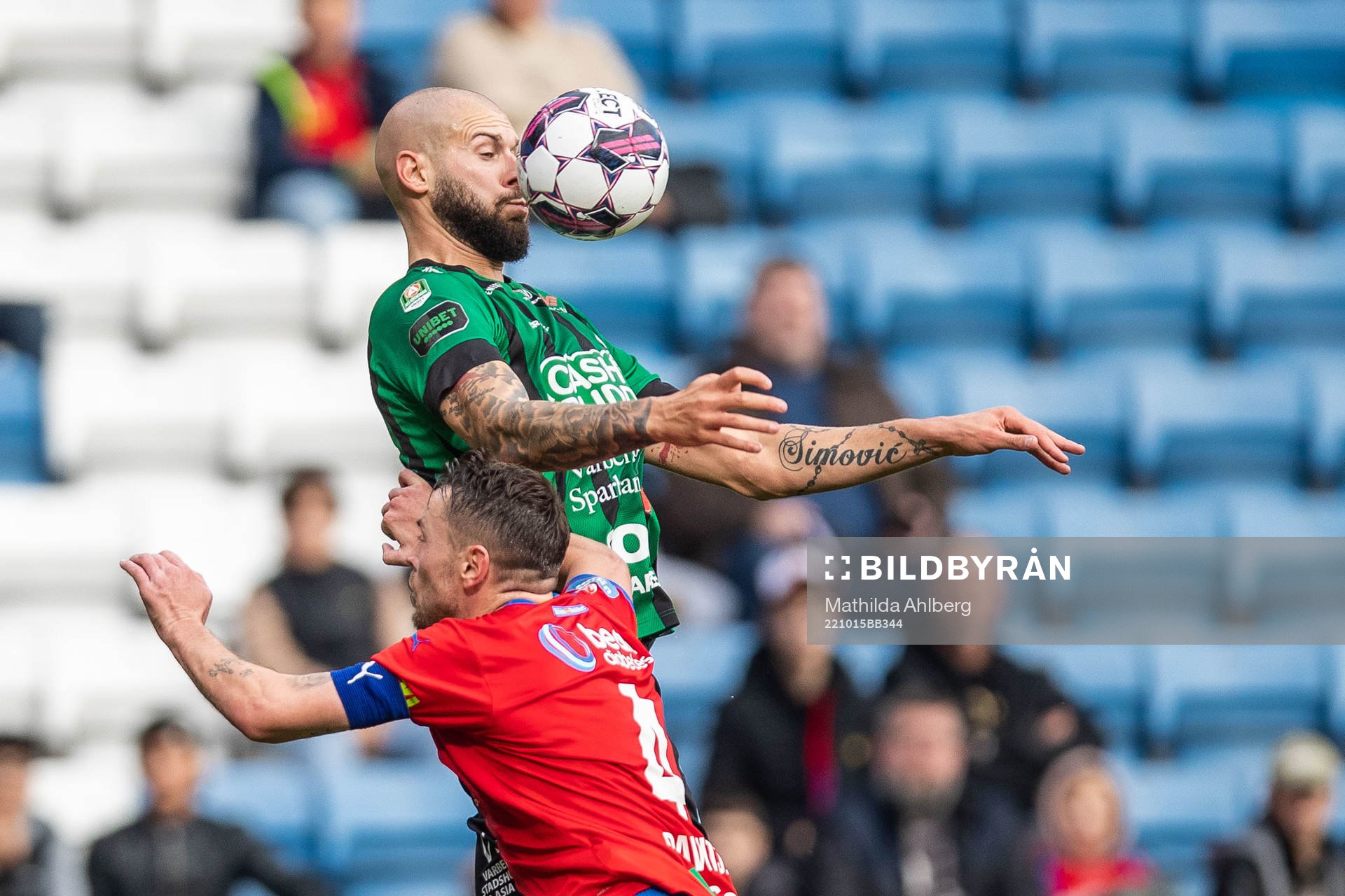 Helsingborgs Viljormur Davidsen och Varbergs Robin Simovic
