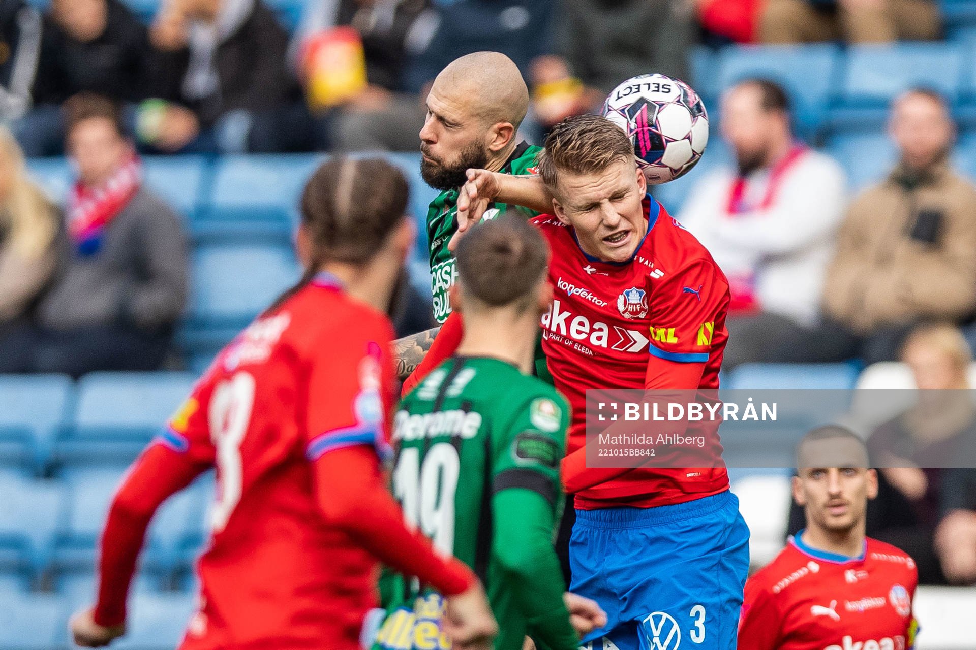 Varbergs Robin Simovic och Helsingborgs Casper Widell