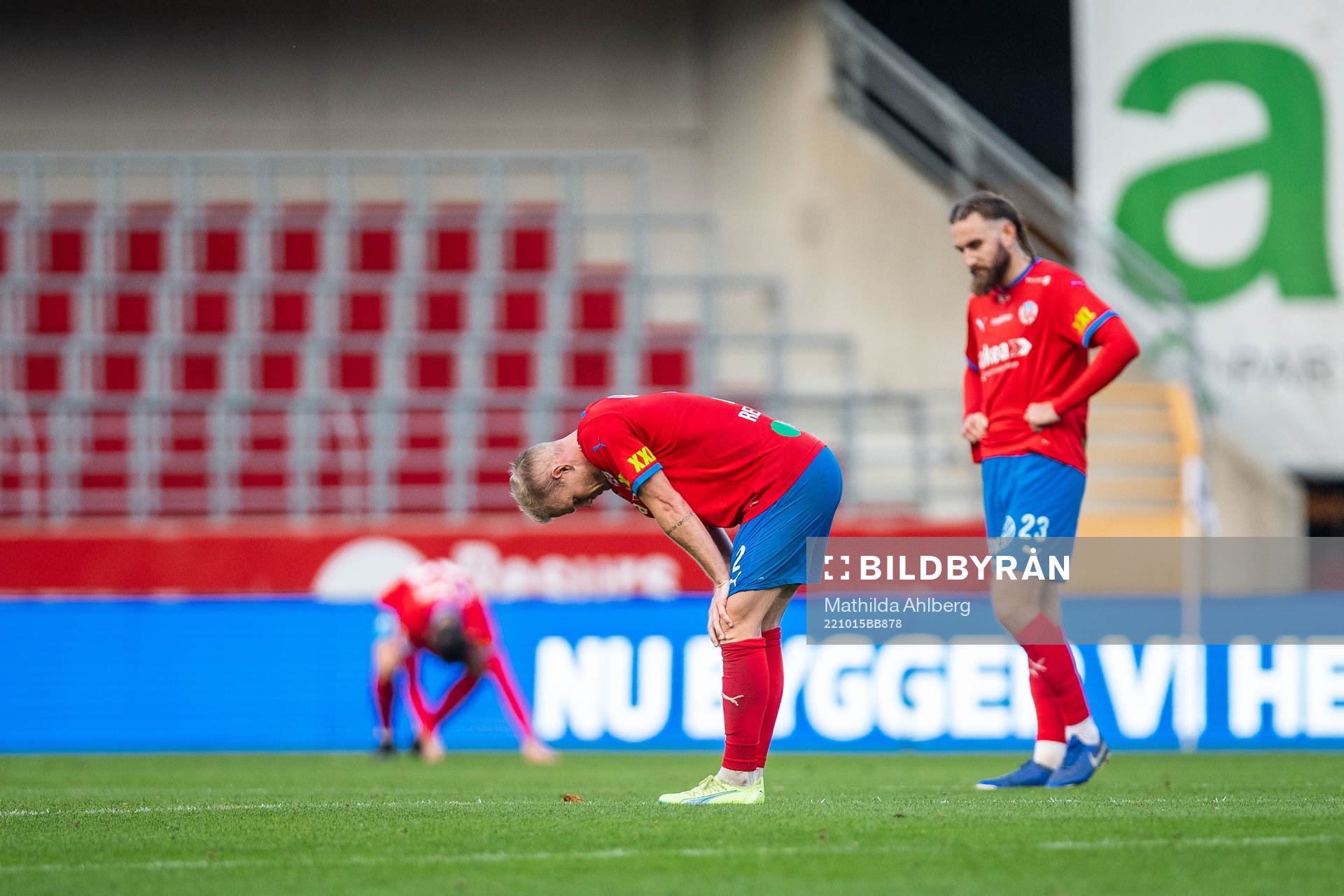 Helsingborgs Philip Rejnhold och Ali Suljic deppar