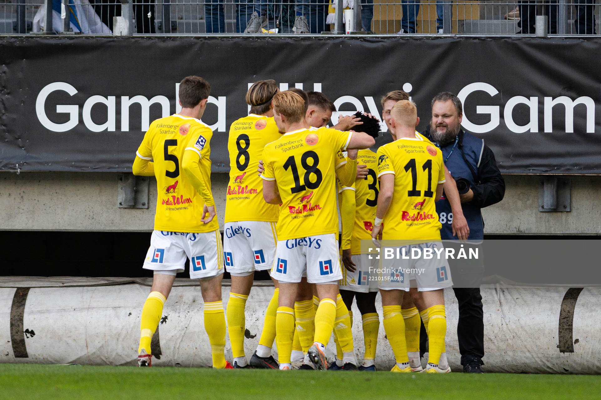Falkenbergs spelare jublar