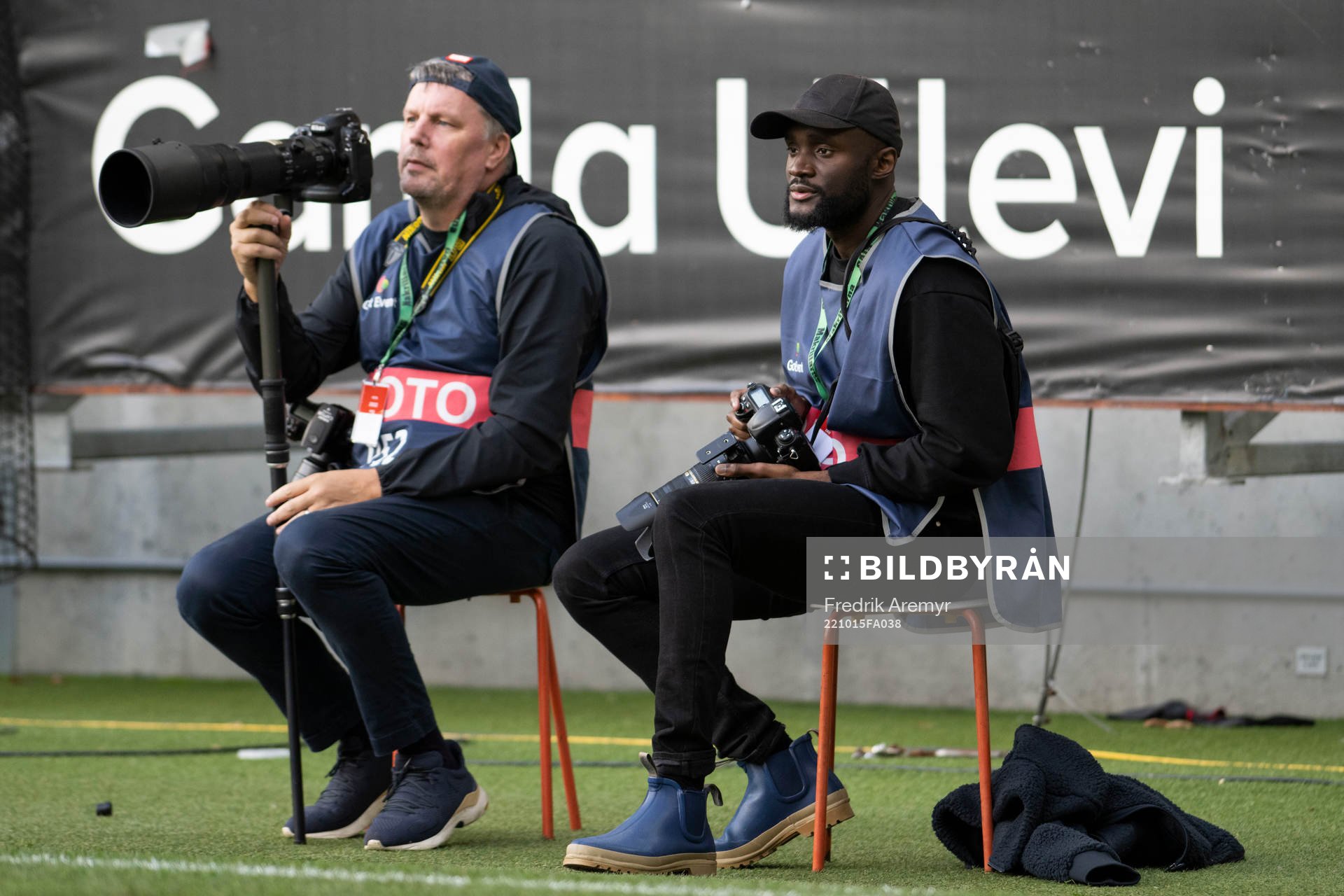 Gais tidigare spelare Boris Lumbana som supporterfotograf