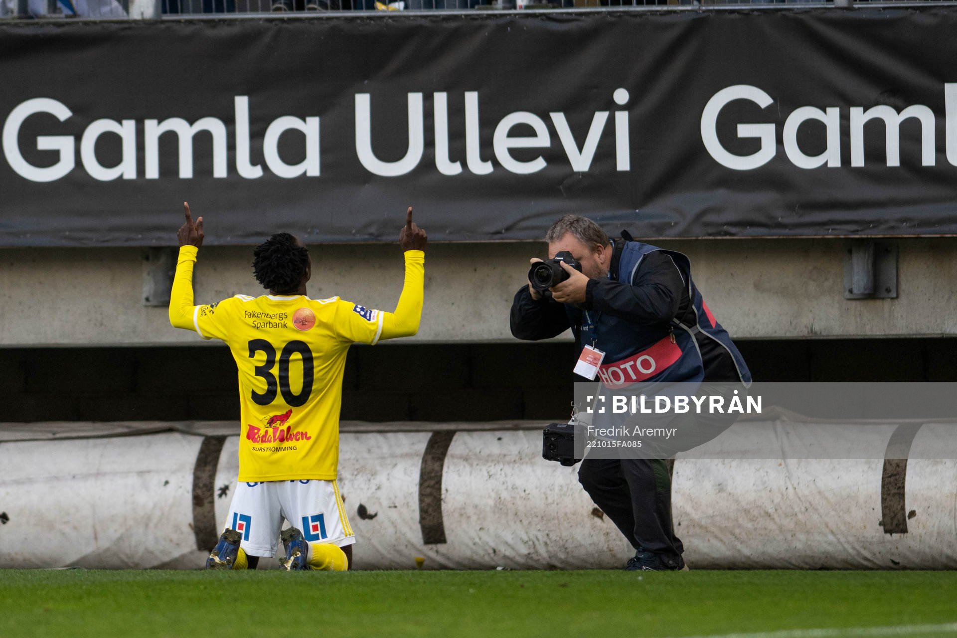 Falkenbergs Godwin Aguda jublar