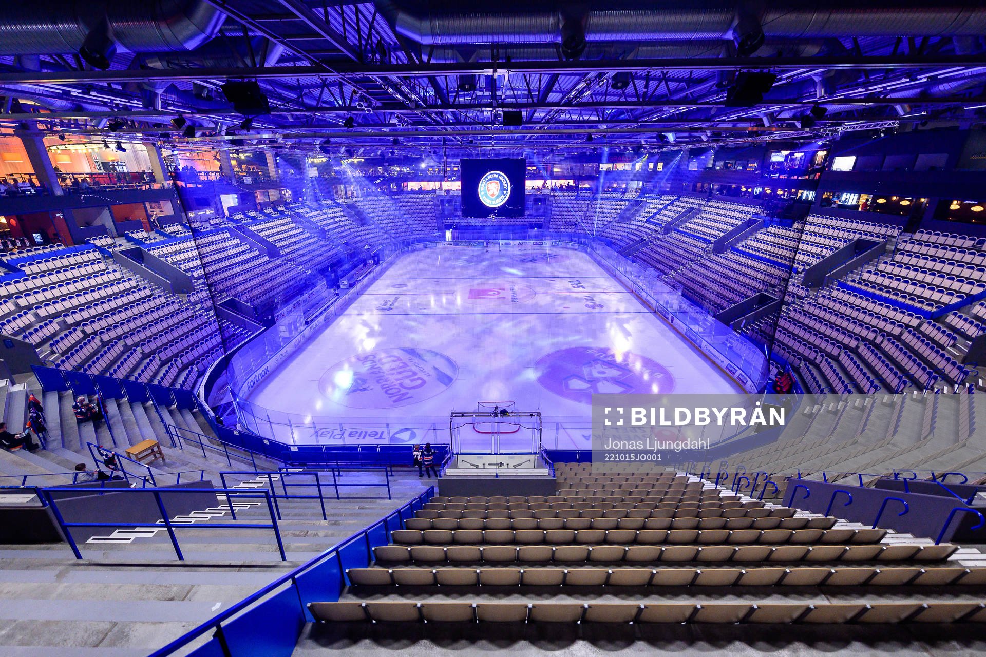 Interiör vy från Vida arena före ishockeymatchen i SHL