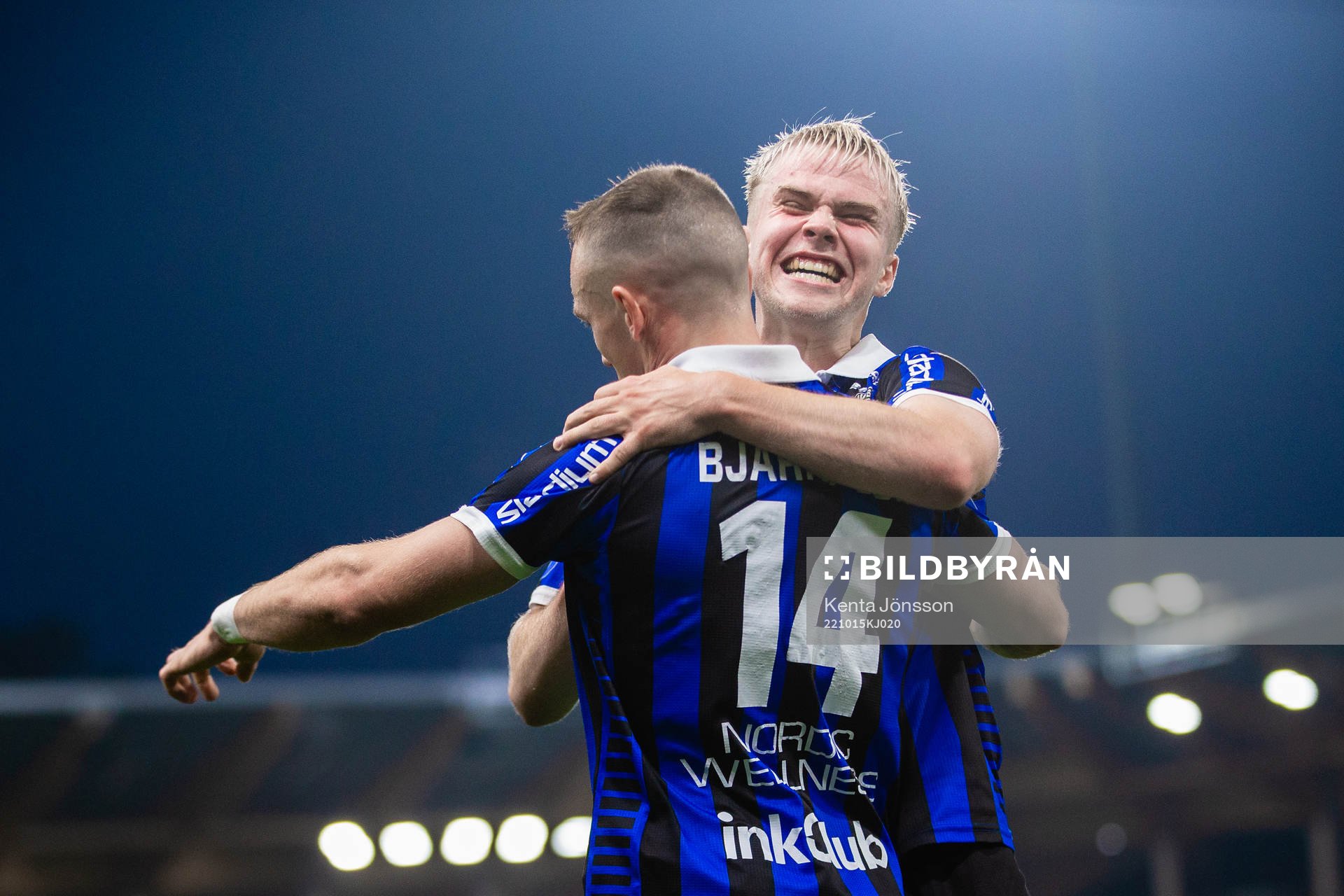 Sirius Aron Bjarnason och Oli Valur Omarsson jublar