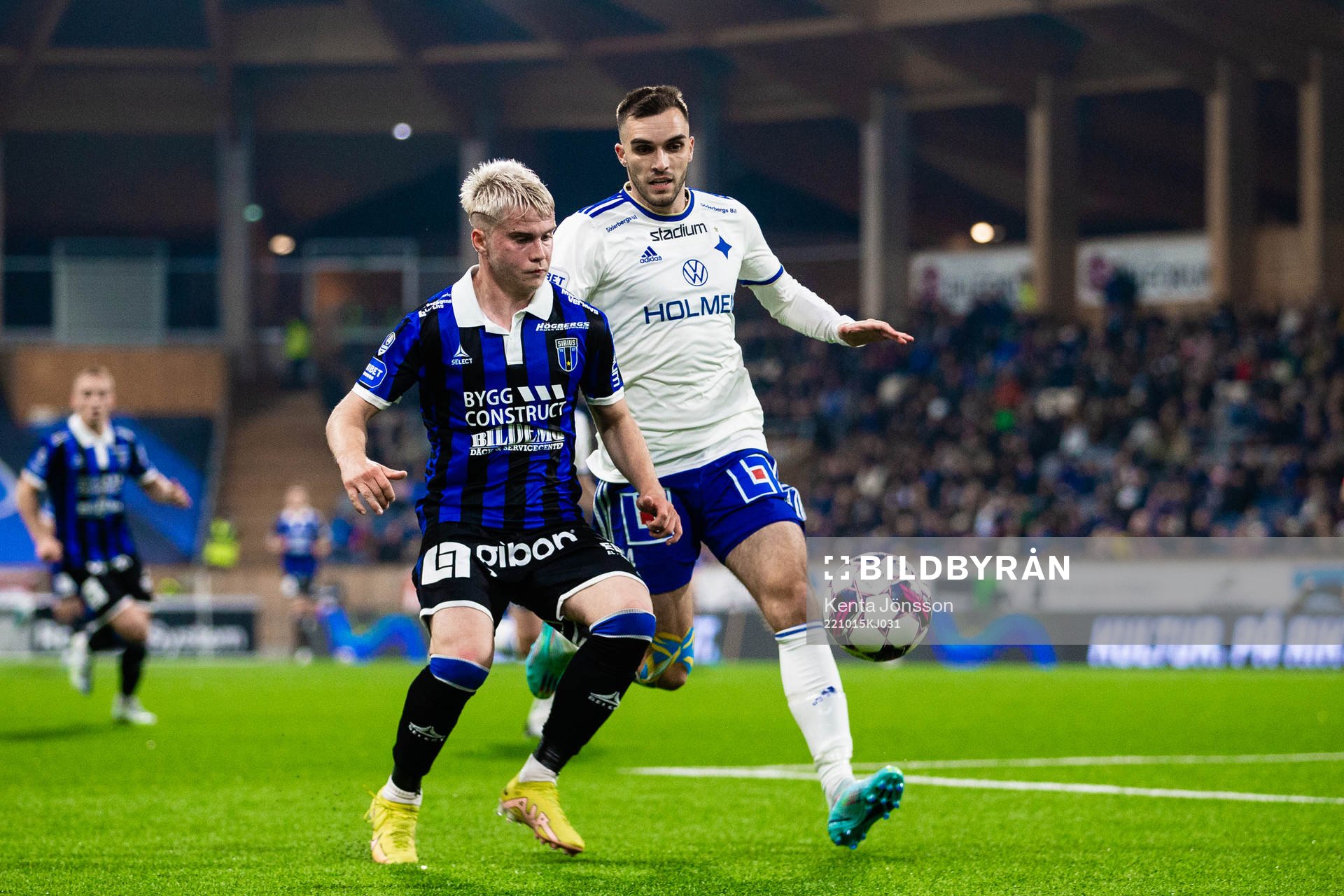 Sirius Oli Valur Omarsson och IFK Norrköpings Egzon Binaku