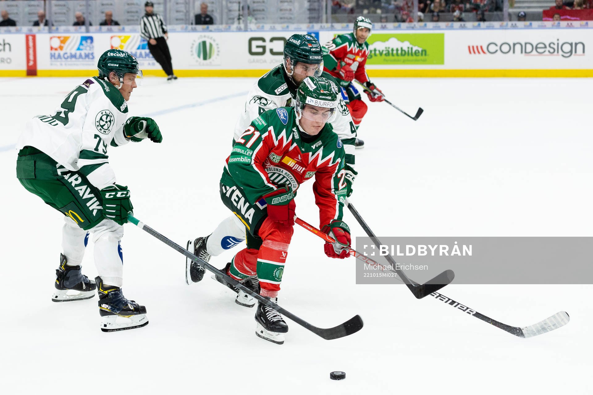 Färjestads Patrik Lundh och Oscar Lawner mot Frölundas