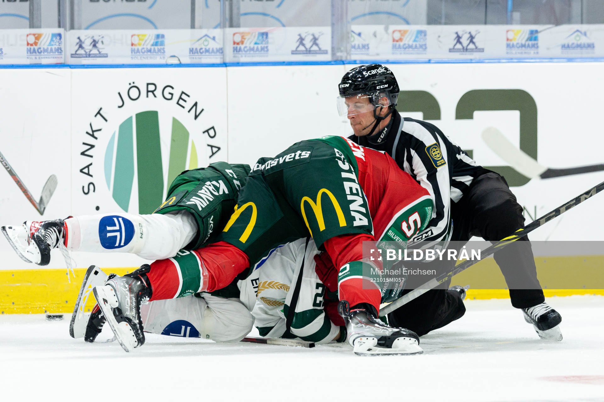 Bråk mellan Mats Rosseli Olsen och Färjestads Per Åslund