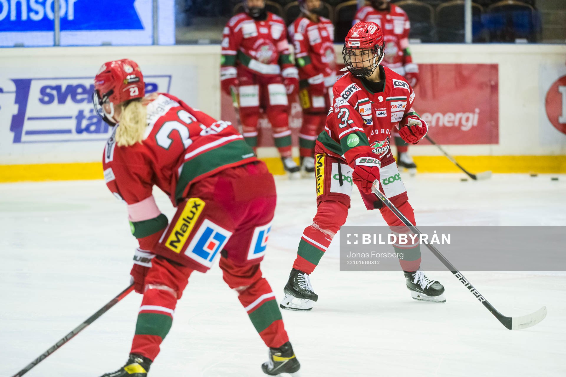 Modos Mariam El-Mahmadi och Jaycee Magwood