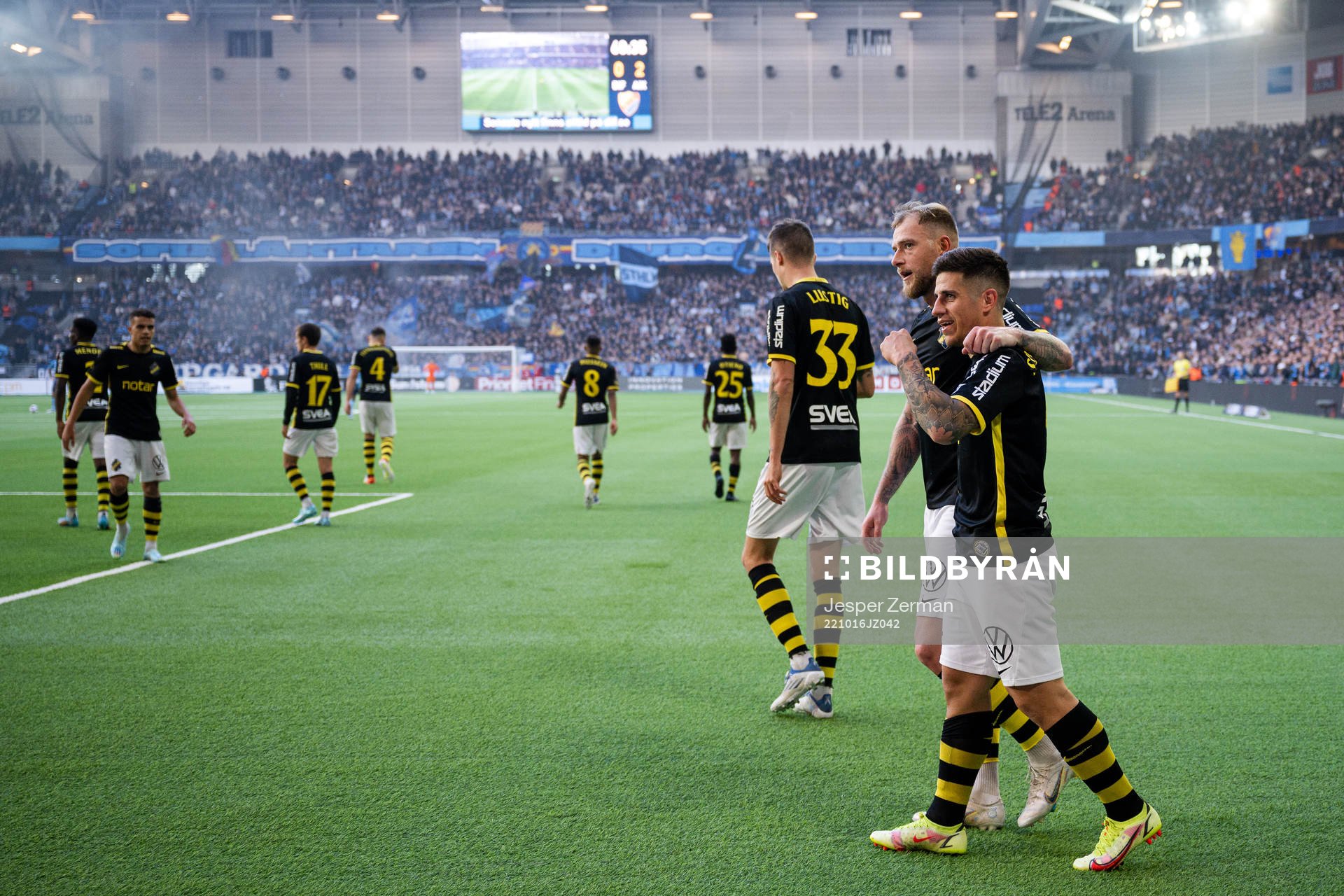 AIKs Nicolas Stefanelli och John Guidetti jublar