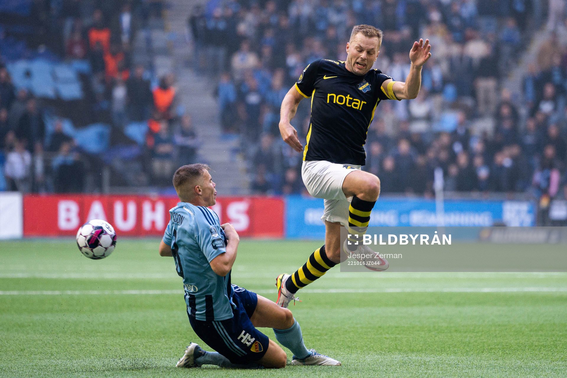 Djurgårdens Elias Andersson och AIKs Sebastian Larsson