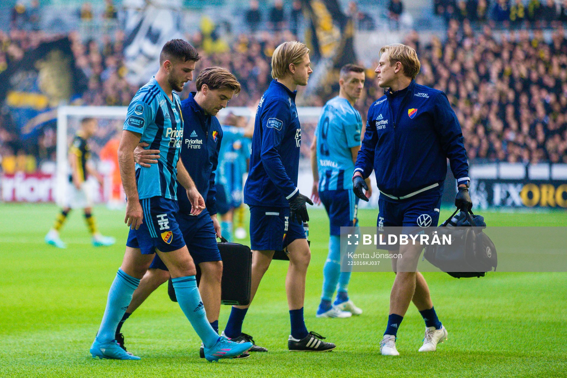 Djurgårdens Besard Sabovic har ont