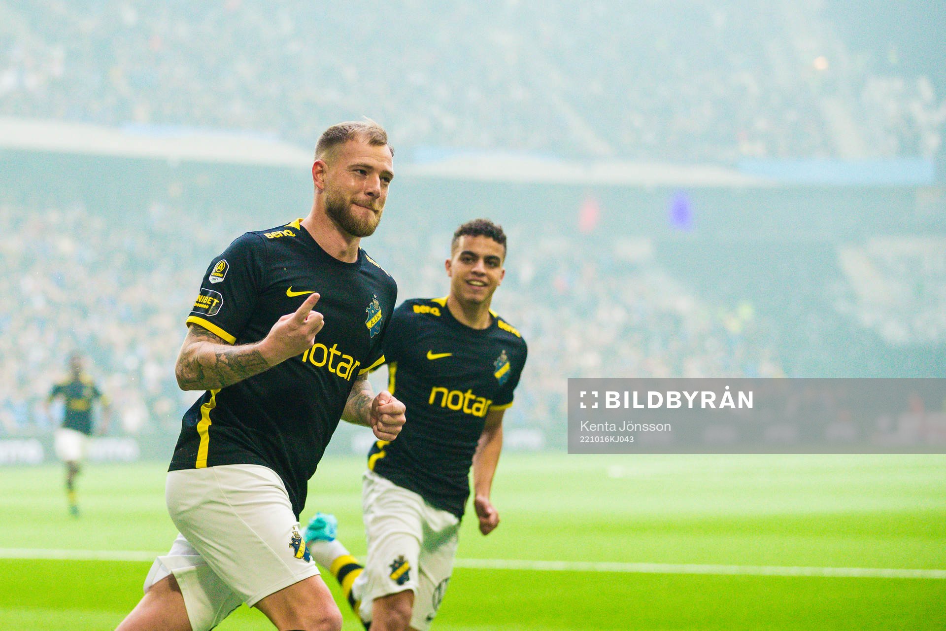 s John Guidetti jublar