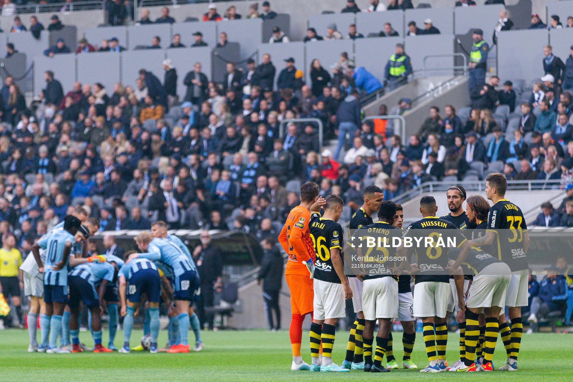 Djurgårdens och AIKs spelare samlade