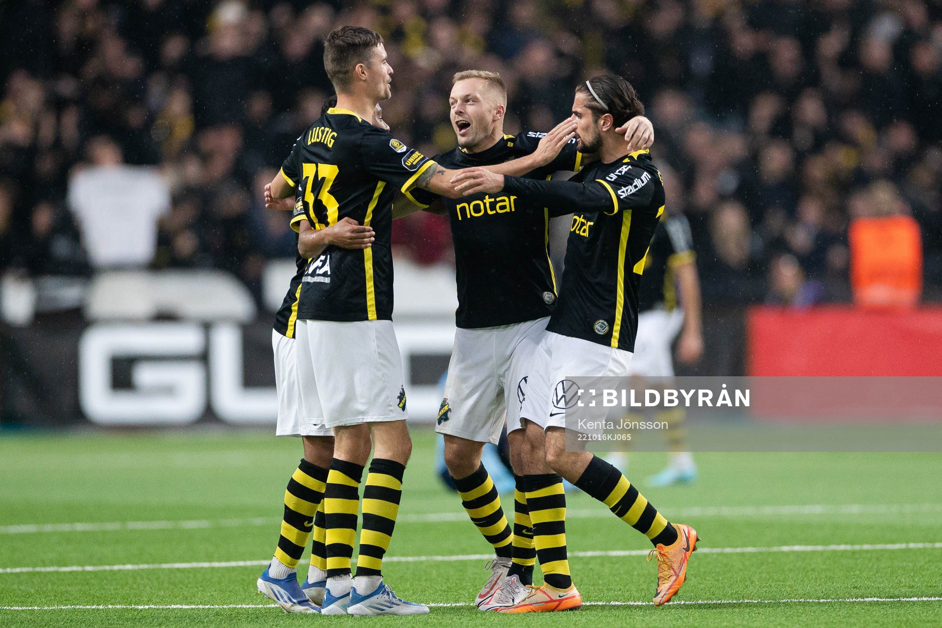 AIKs Mikael Lustig , Sebastian Larsson och Zachary