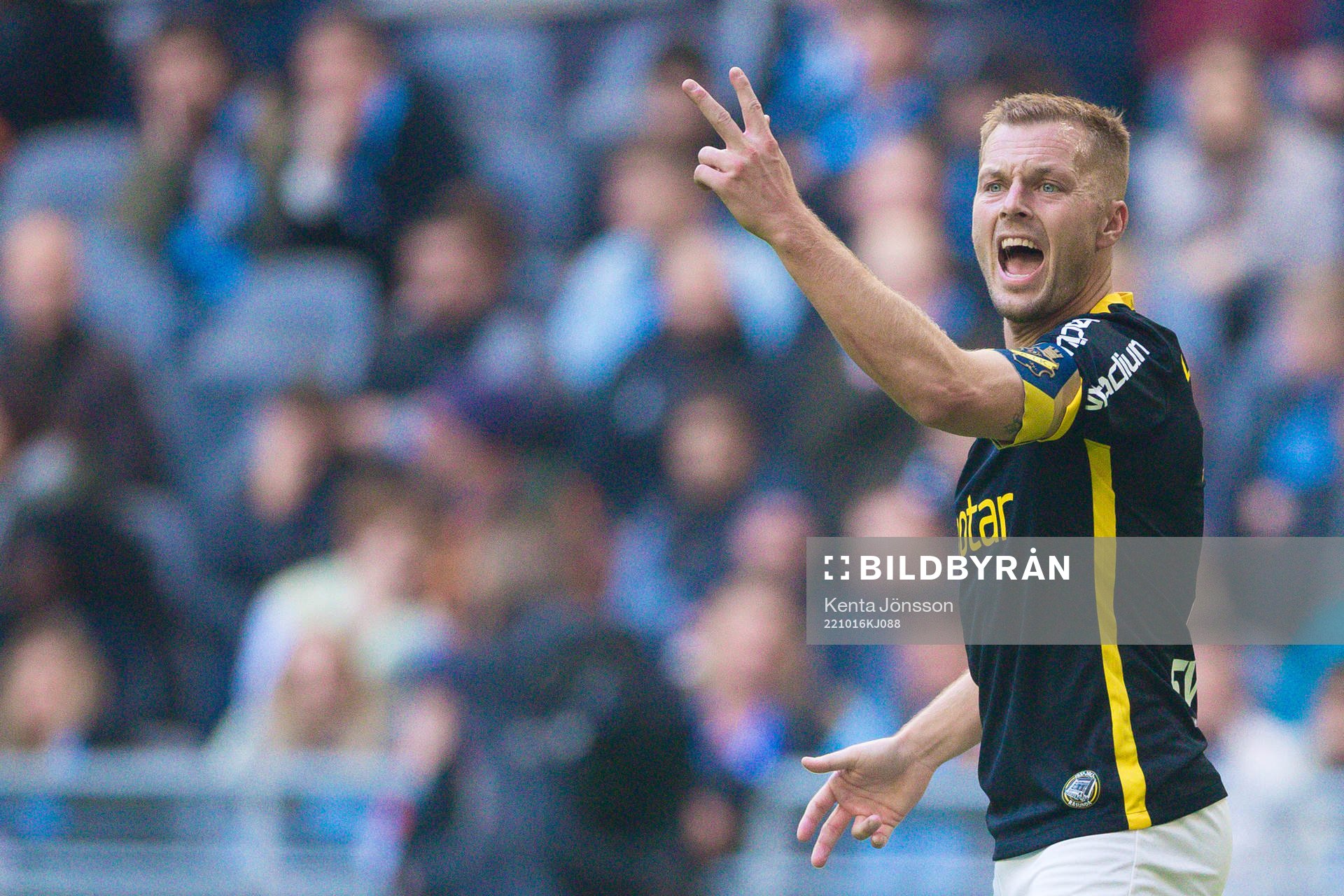 s Sebastian Larsson