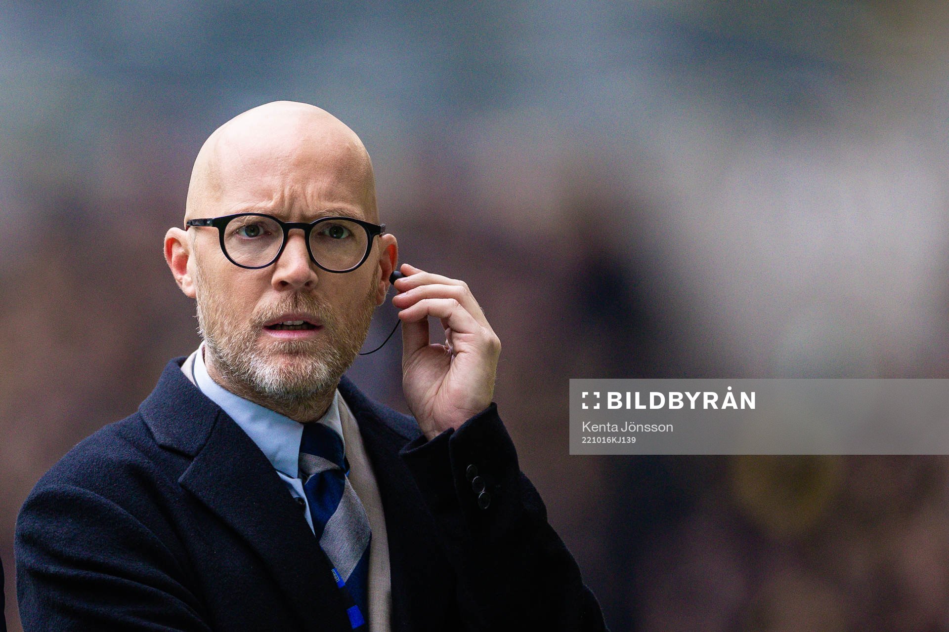 Discoverys Petter Barrling nunder fotbollsmatchen i