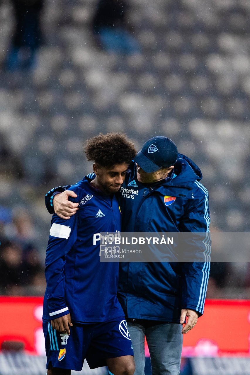 Djurgårdens Isak Alemayehu Mulugeta och tränare Kim