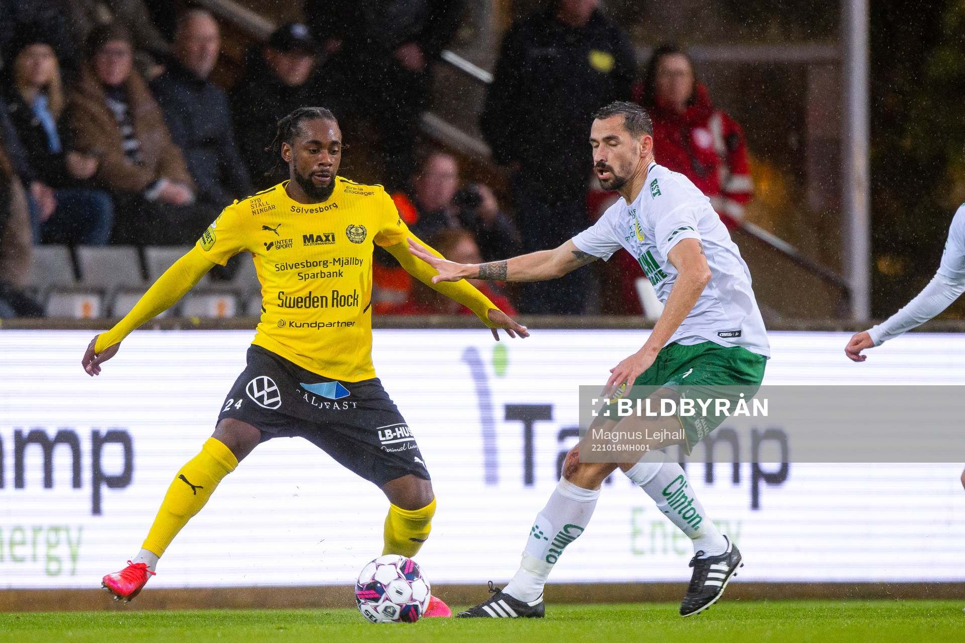 Mjällbys Heradi Rashidi och Hammarbys Loret Sadiku