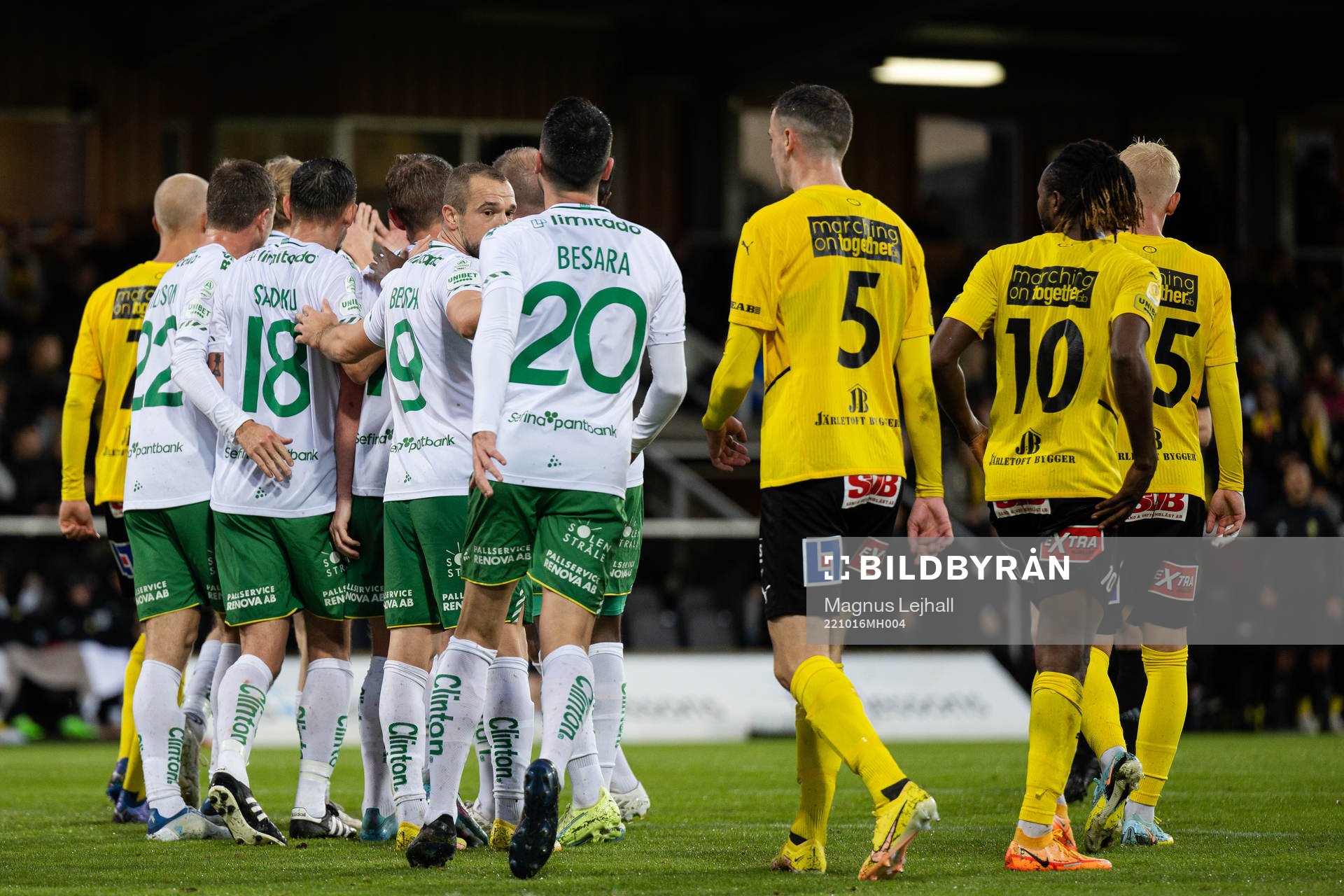 Hammarbys spelare jublar