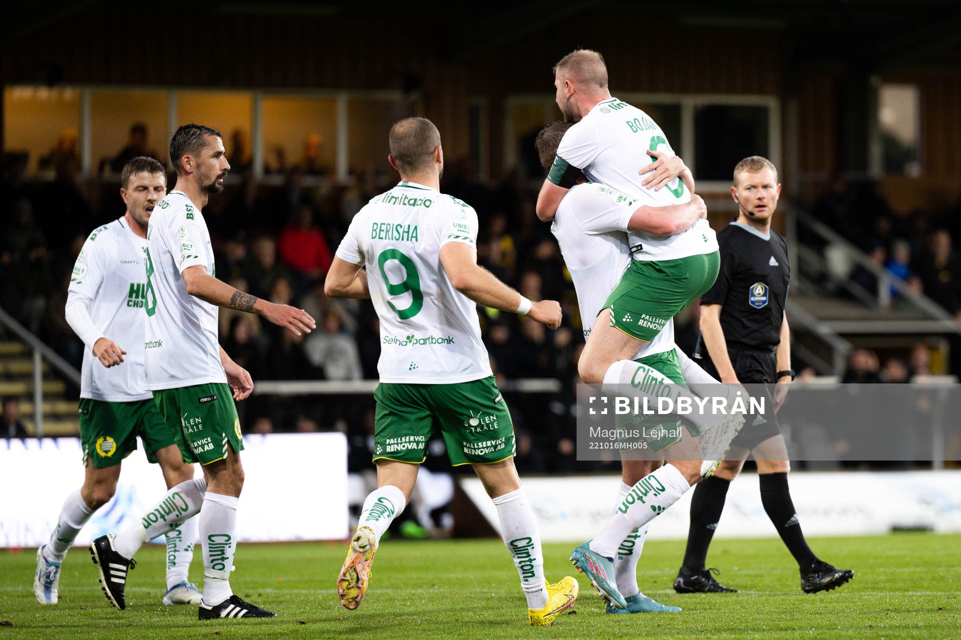 Hammarbys Mads Fenger Nielsen och Darijan Bojanic jublar