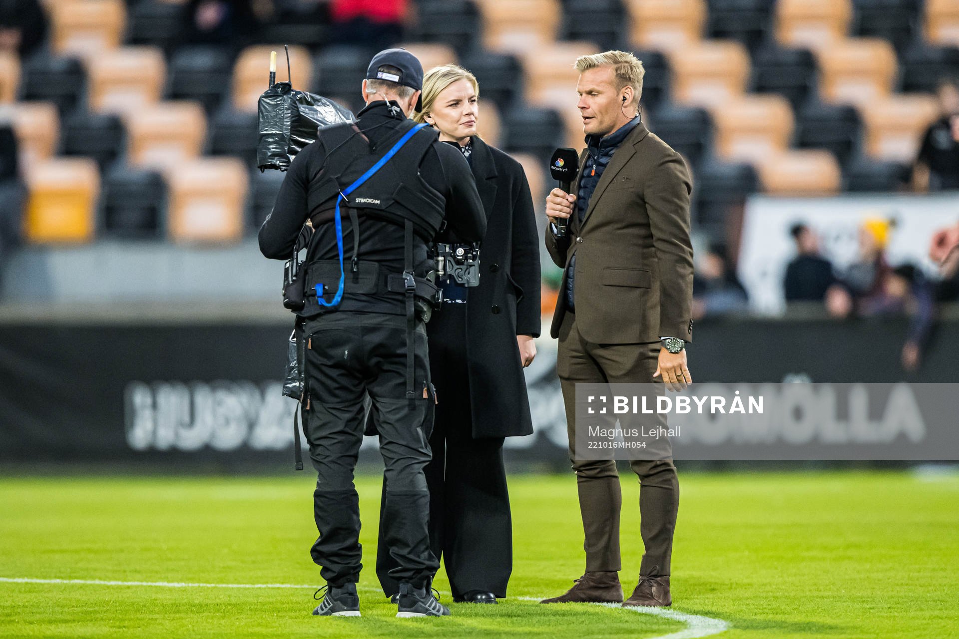 TV-kommentatorer Petra Svensson och Johan Arneng från