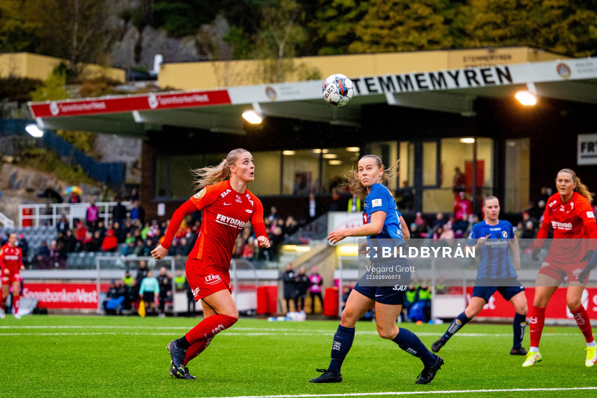 Svava Ros Gudmundsdottir of Brann and Selma Pettersen of