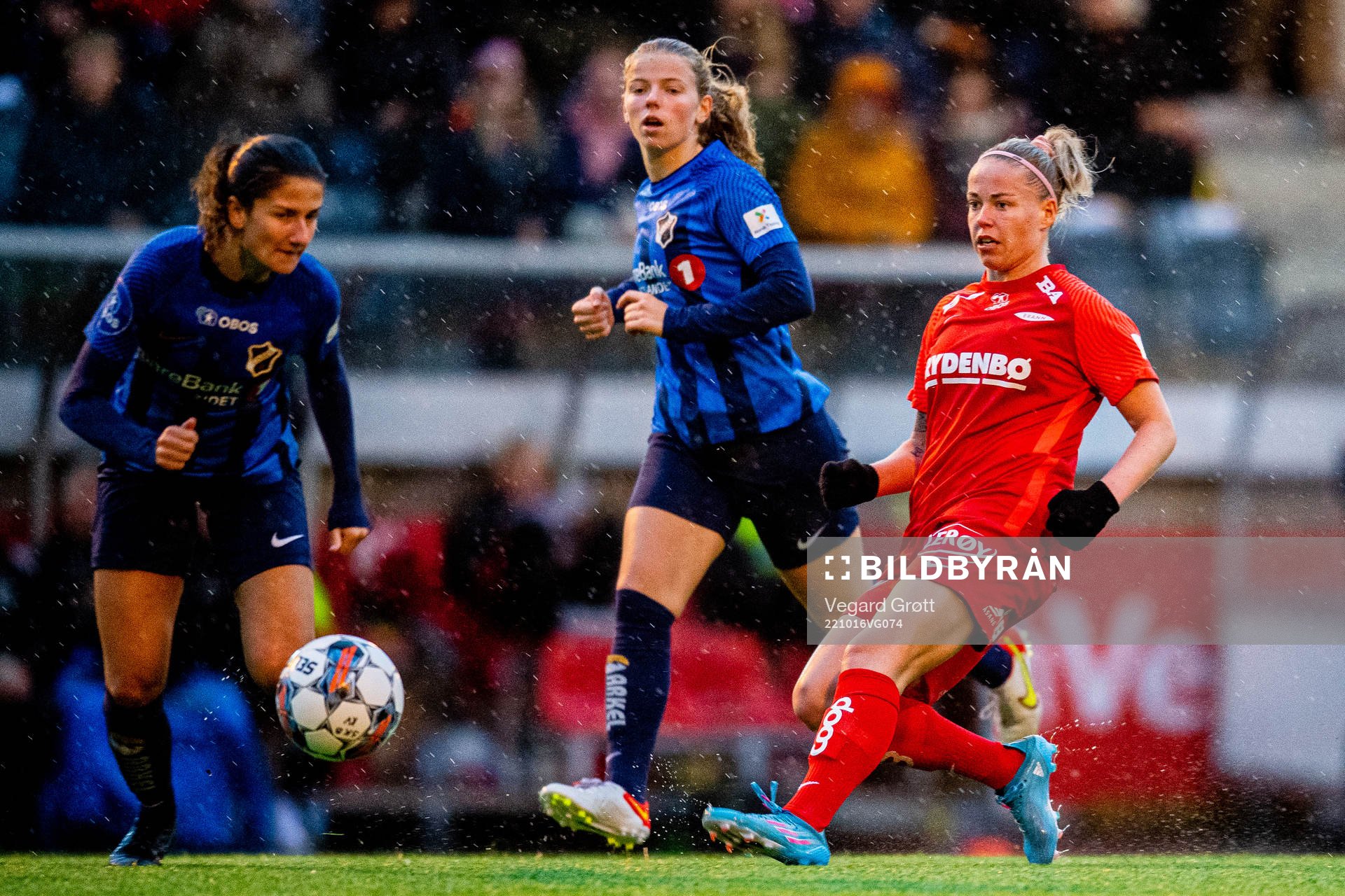 Justine Kvaleng Kielland of Stabæk and Therese Sessy