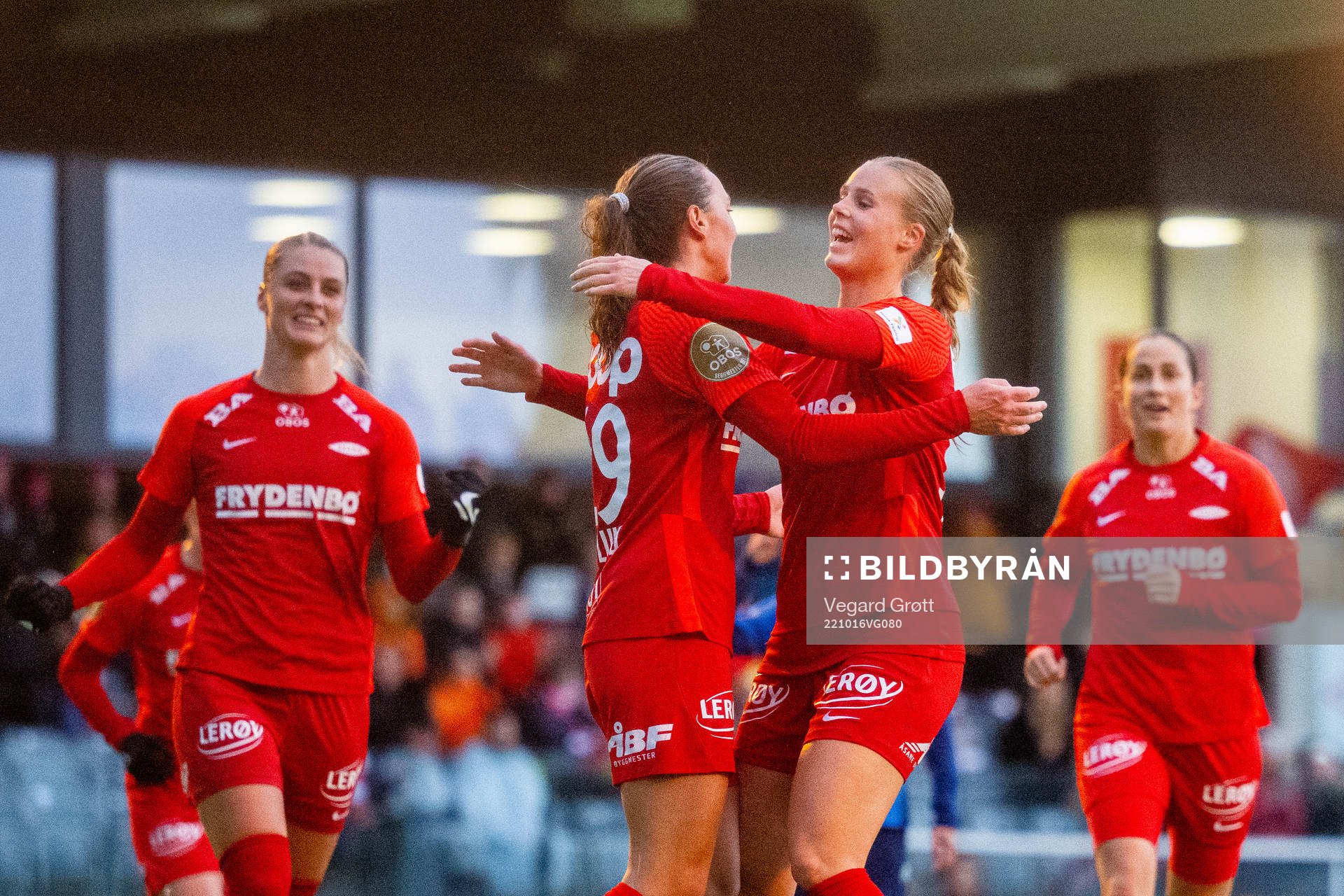 Marit Bratberg Lund of Brann celebrates with teammate Nora