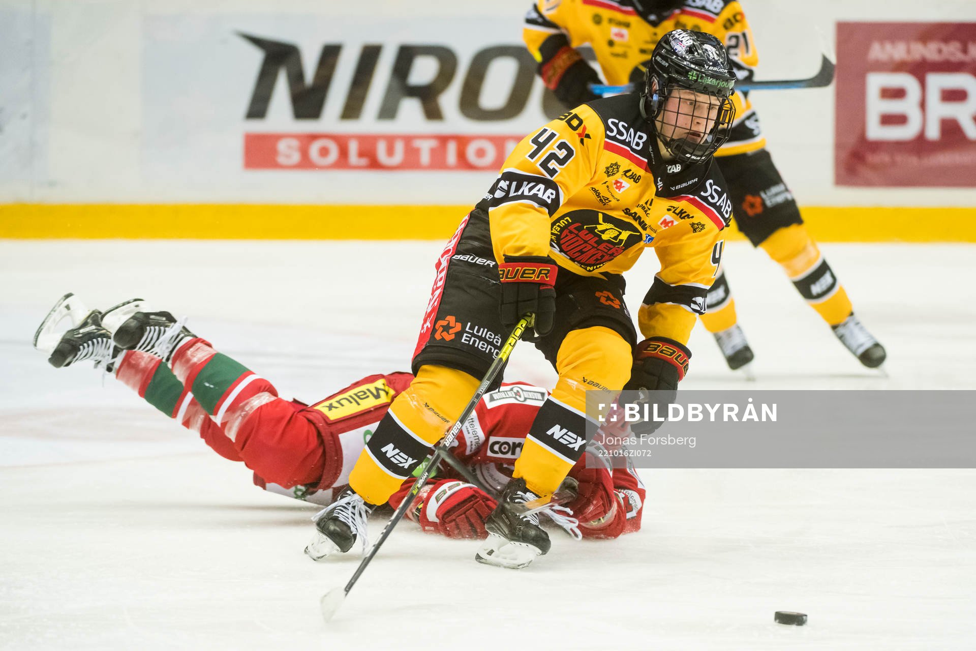 Luleås Viivi Vainikka och Modos Jennifer Wakefield