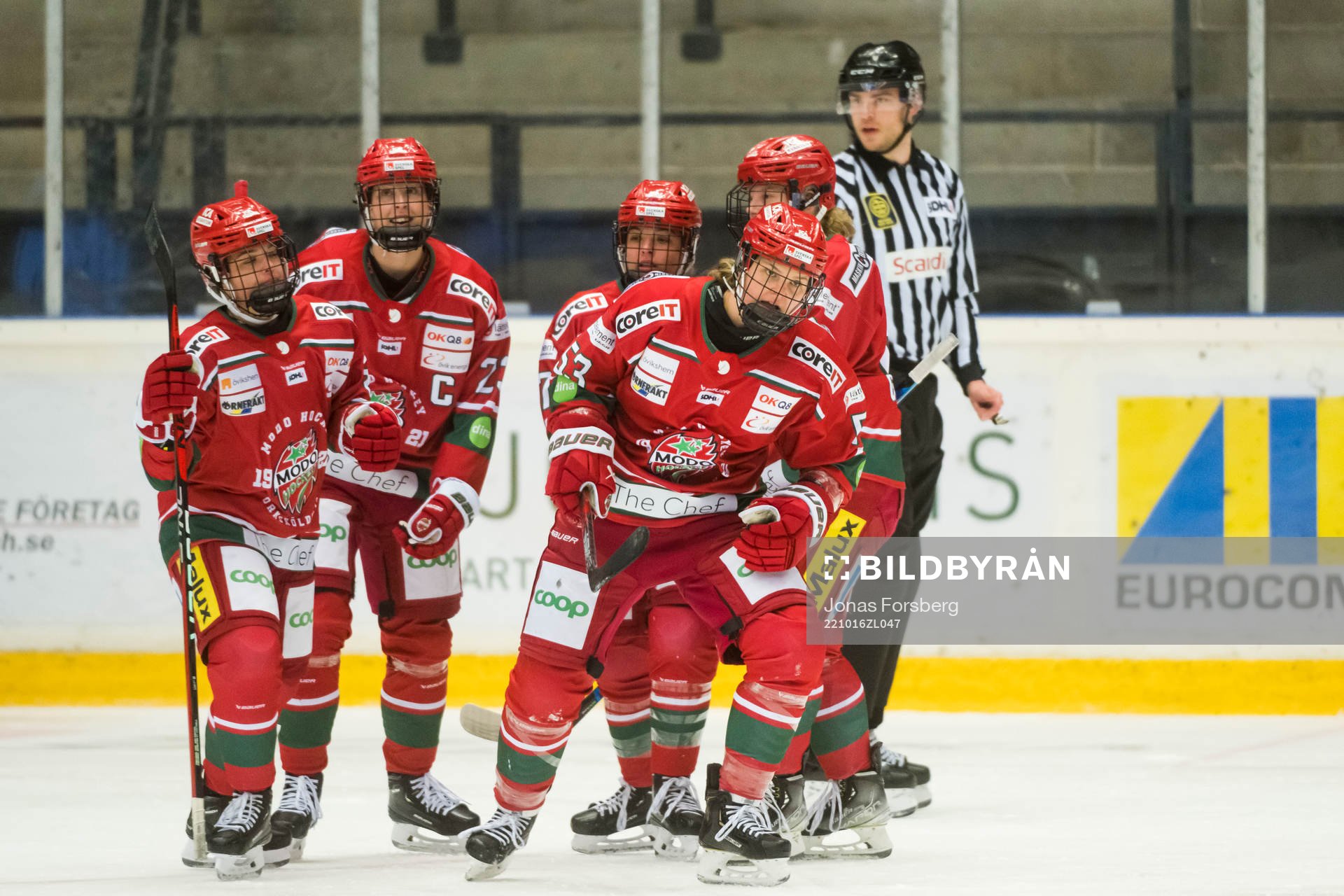 Modos Jennifer Wakefield gör 1-0