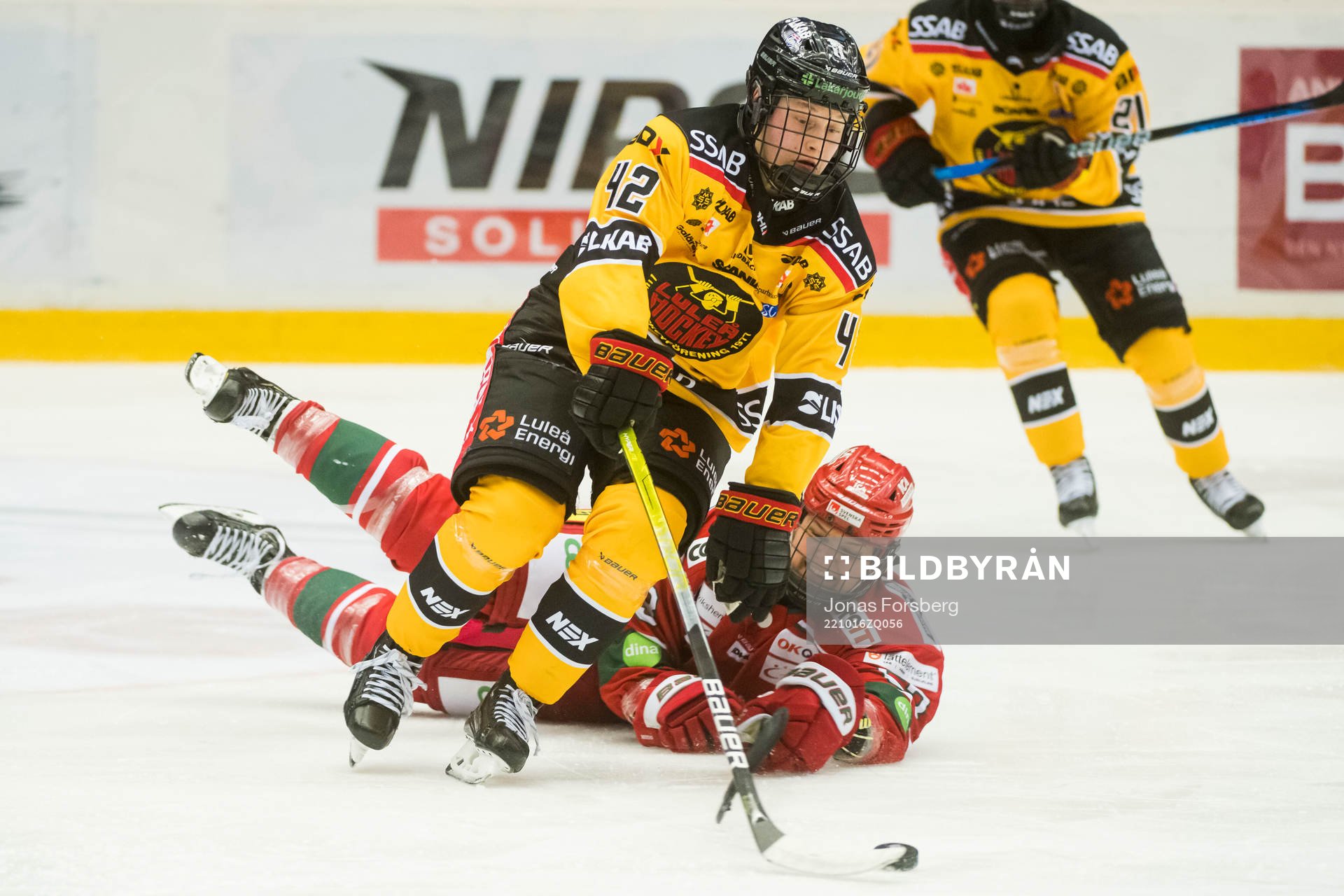 Luleås Viivi Vainikka och Modos Jennifer Wakefield