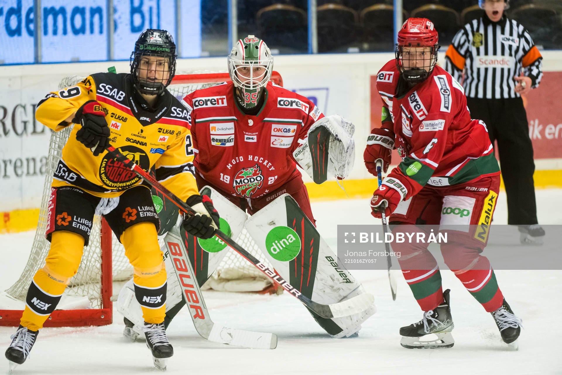 Modos målvakt Lauren Bench Emma Goding Luleås Emma Nordin