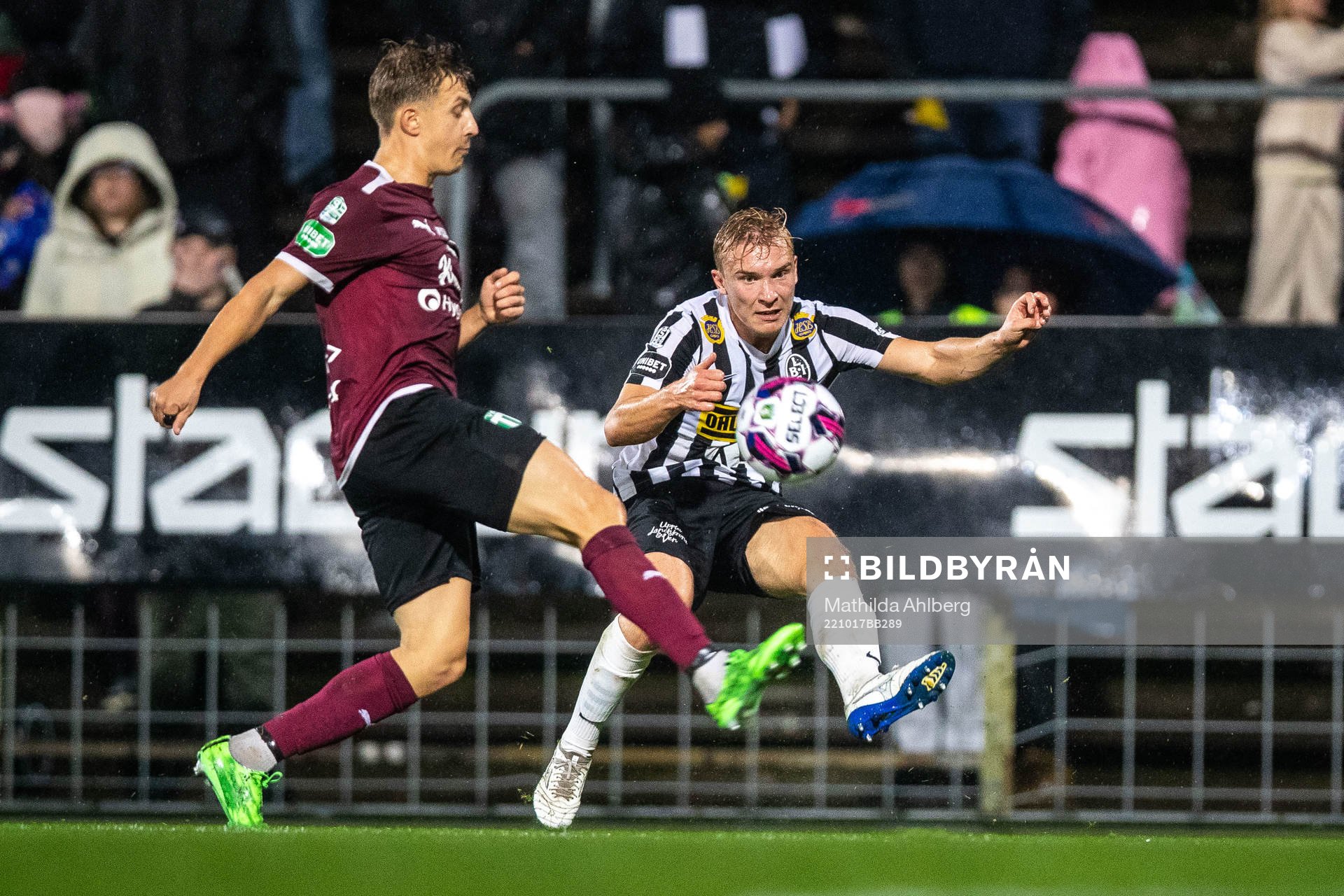 Västerås SKs Simon Gefvert och Landskronas Edvin Dahlqvist