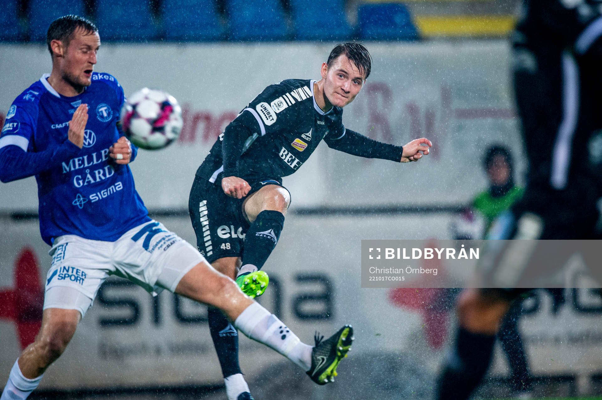 Örebros Noel Milleskog mot Trelleborgs Anton Tideman
