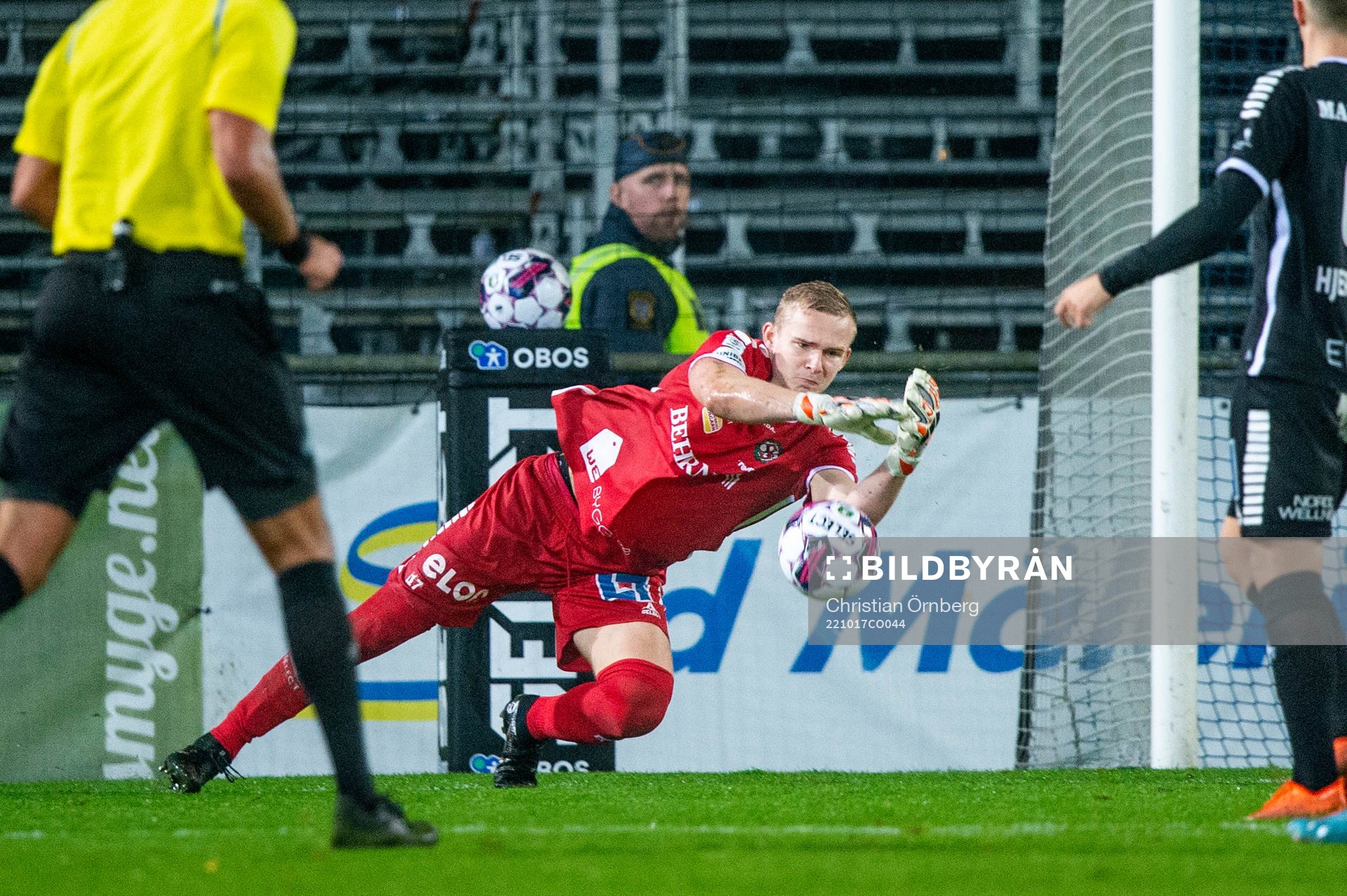 Örebros målvakt Daniel Strindholm
