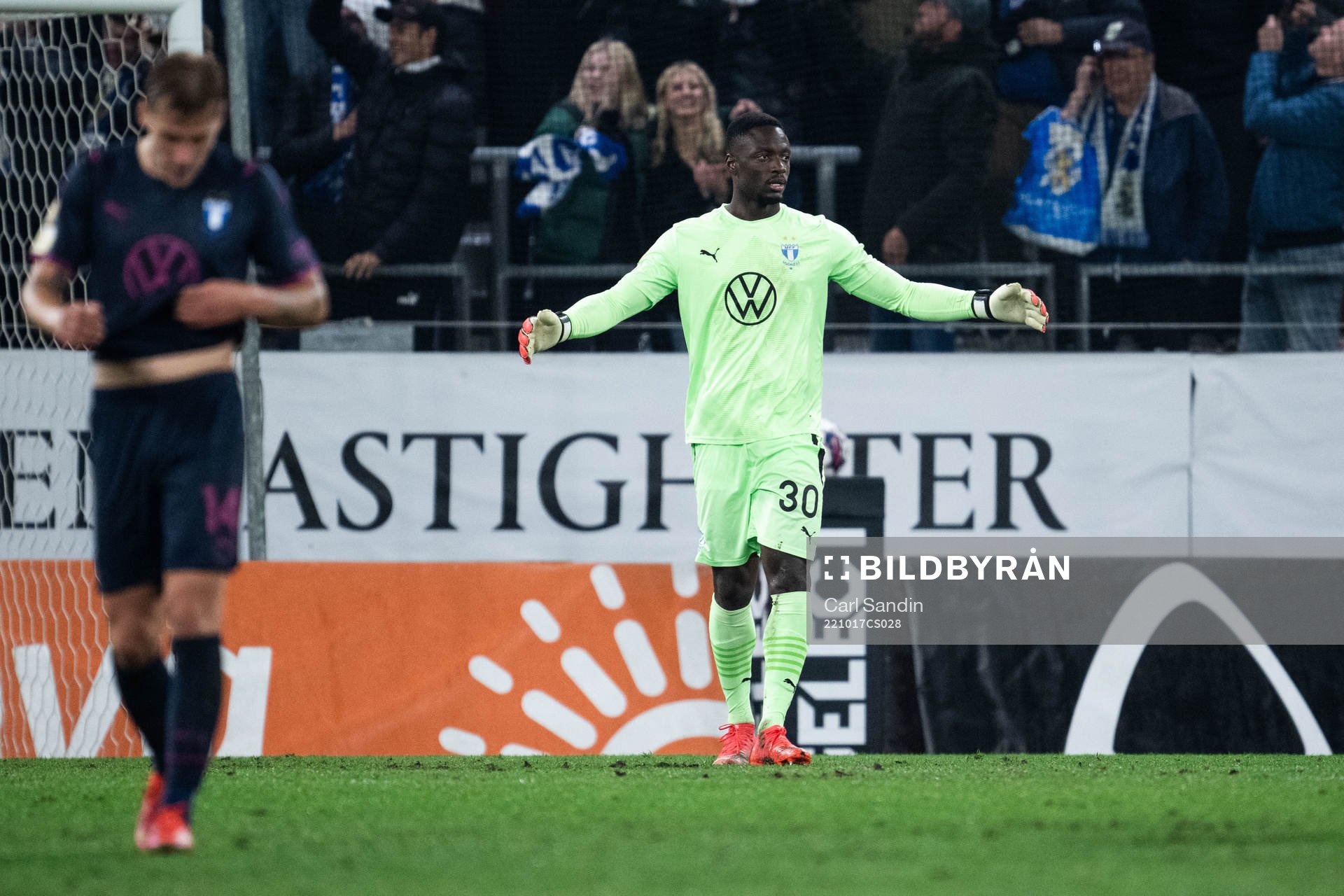 Malmö FFs målvakt Ismael Diawara deppar