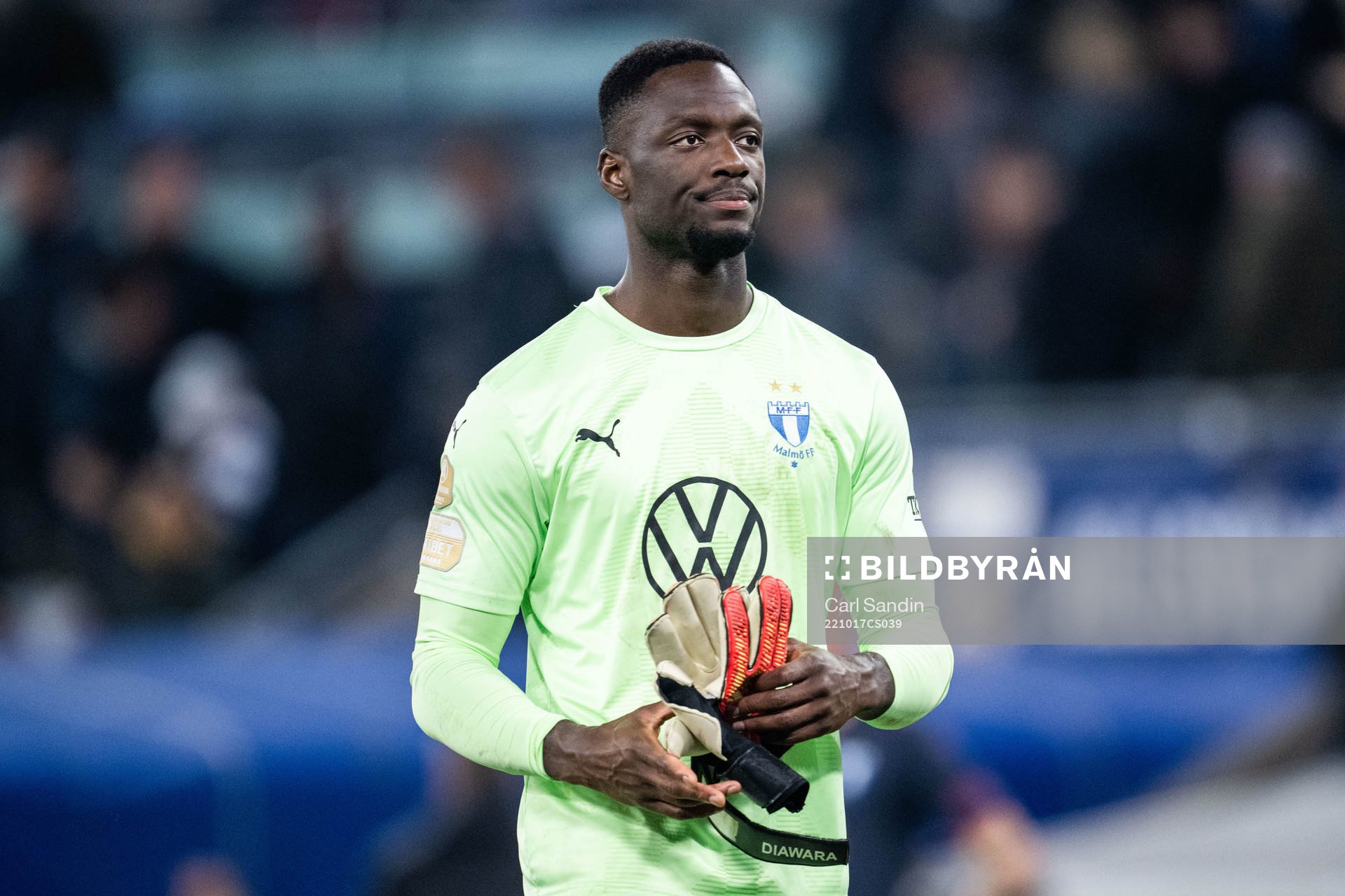 Malmö FFs målvakt Ismael Diawara deppar