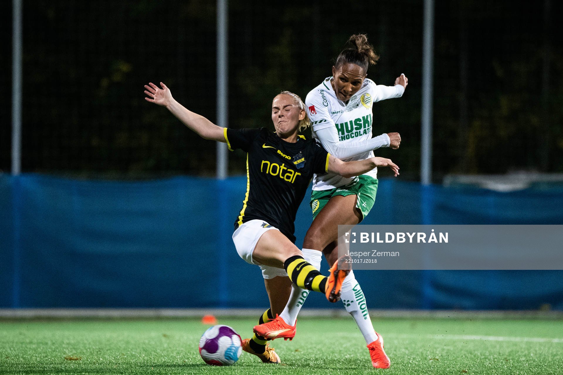 AIKs Agnes Nyberg och Hammarbys Madelen Janogy