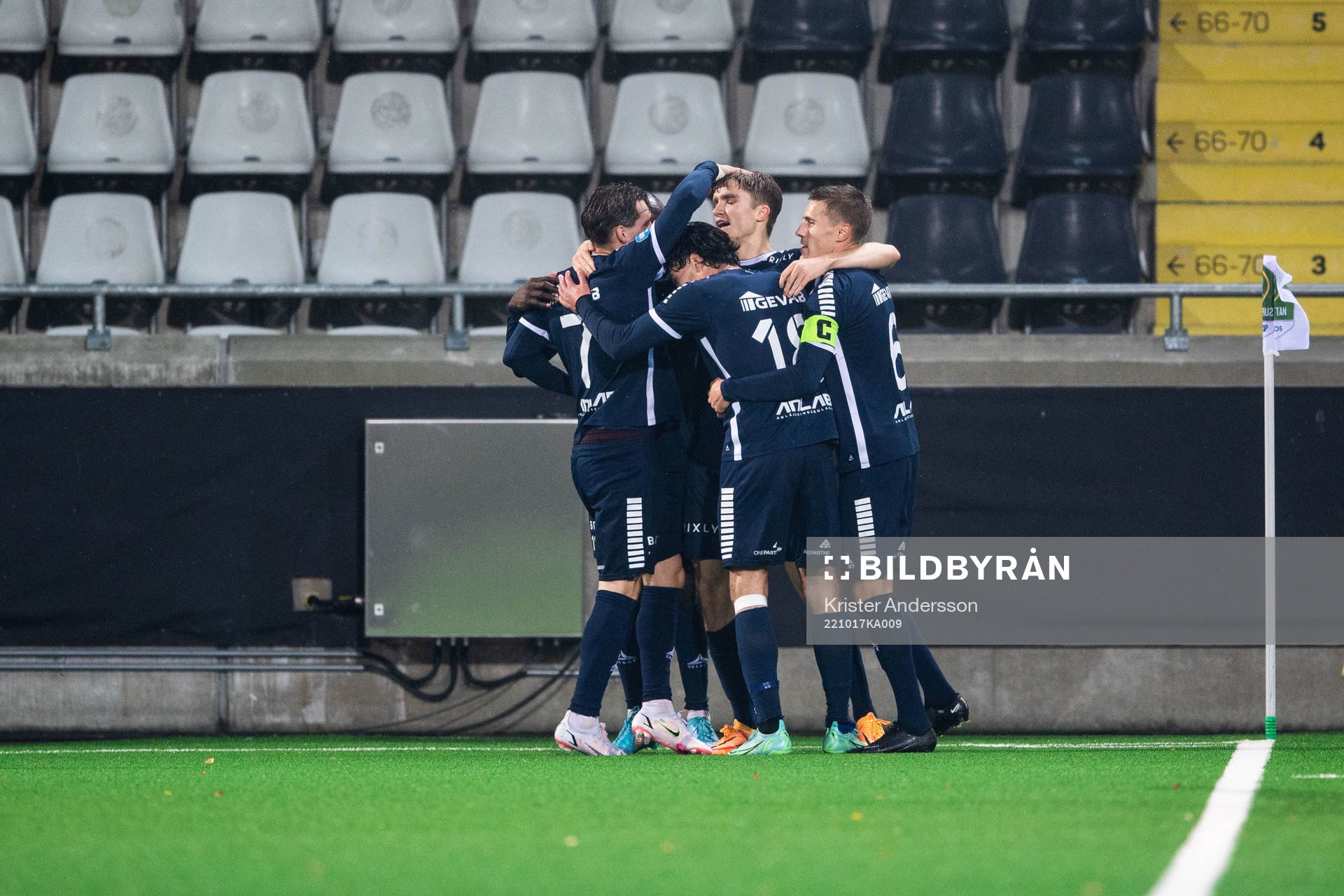 Utsiktens Jakob Hedenquist jublar medlagkamrater