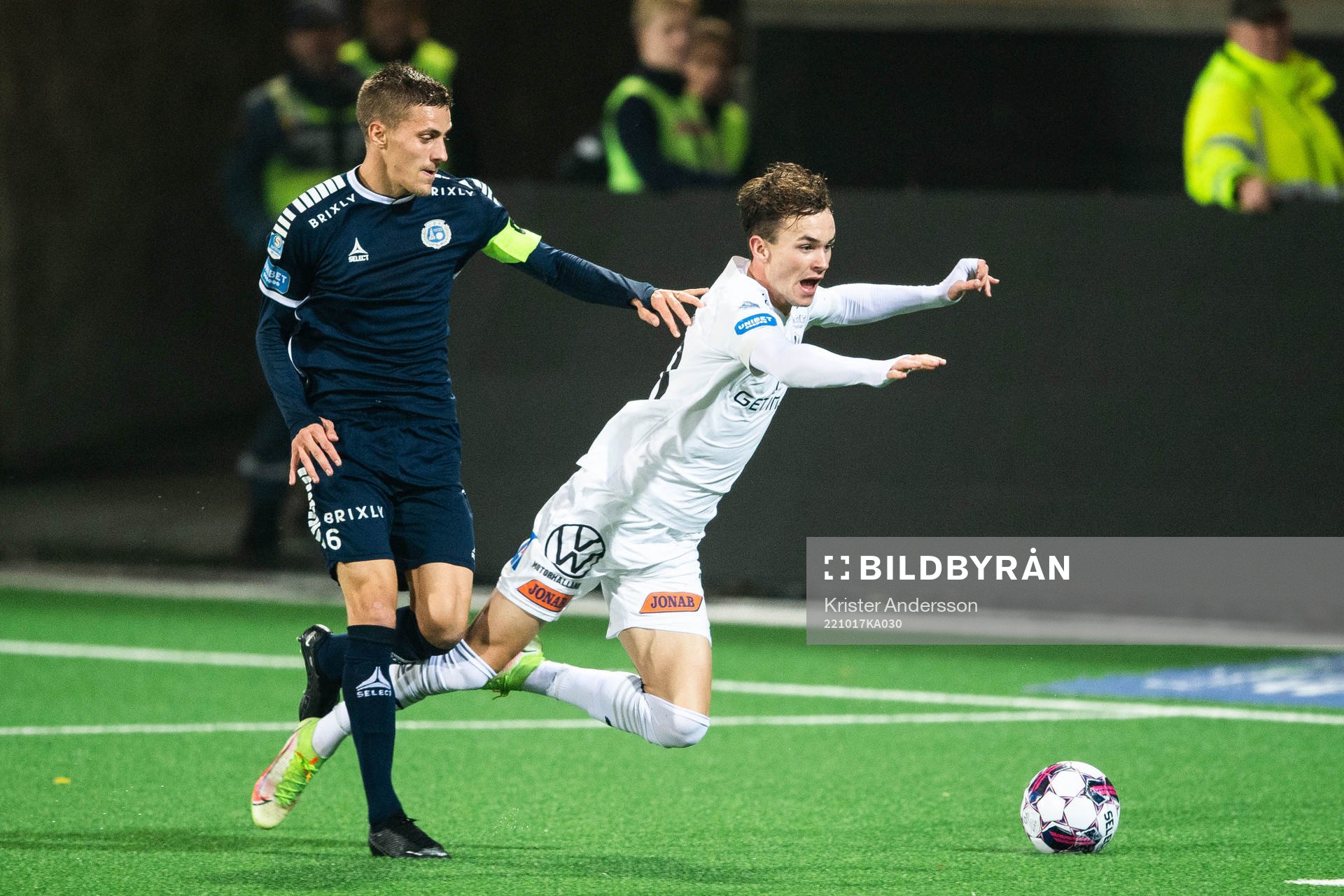 Utsiktens Erik Westermark och Halmstads Alexander Johansson