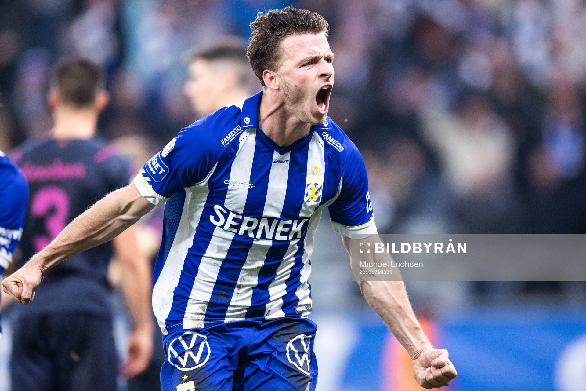 IFK Göteborgs Carl Johansson jublar efter 2-1 under fotbollsmatchen i Allsvenskan mellan IFK Göteborg och Malmö FF den 17 oktober 2022 i Göteborg.